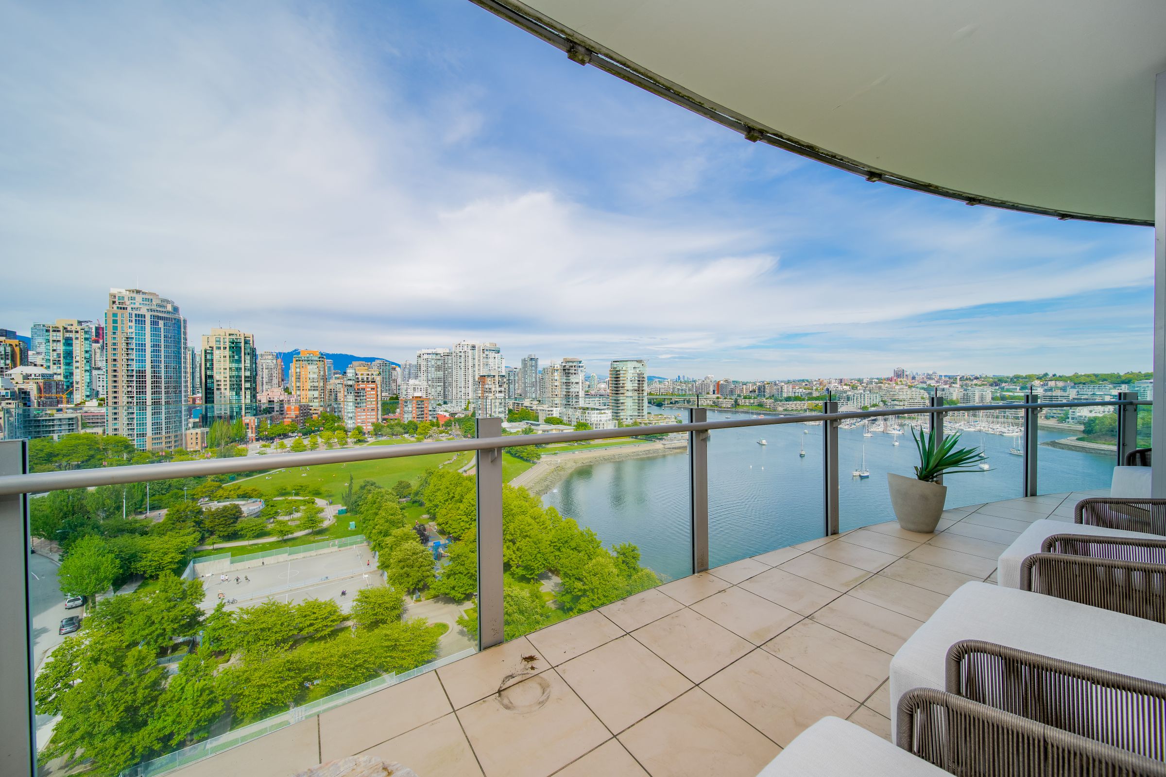at 1702 - 1560 Homer Mews, Yaletown, Vancouver West