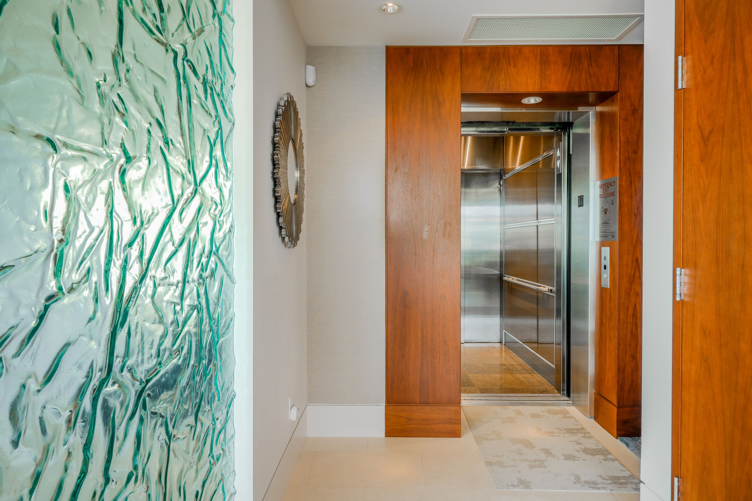 at 1702 - 1560 Homer Mews, Yaletown, Vancouver West