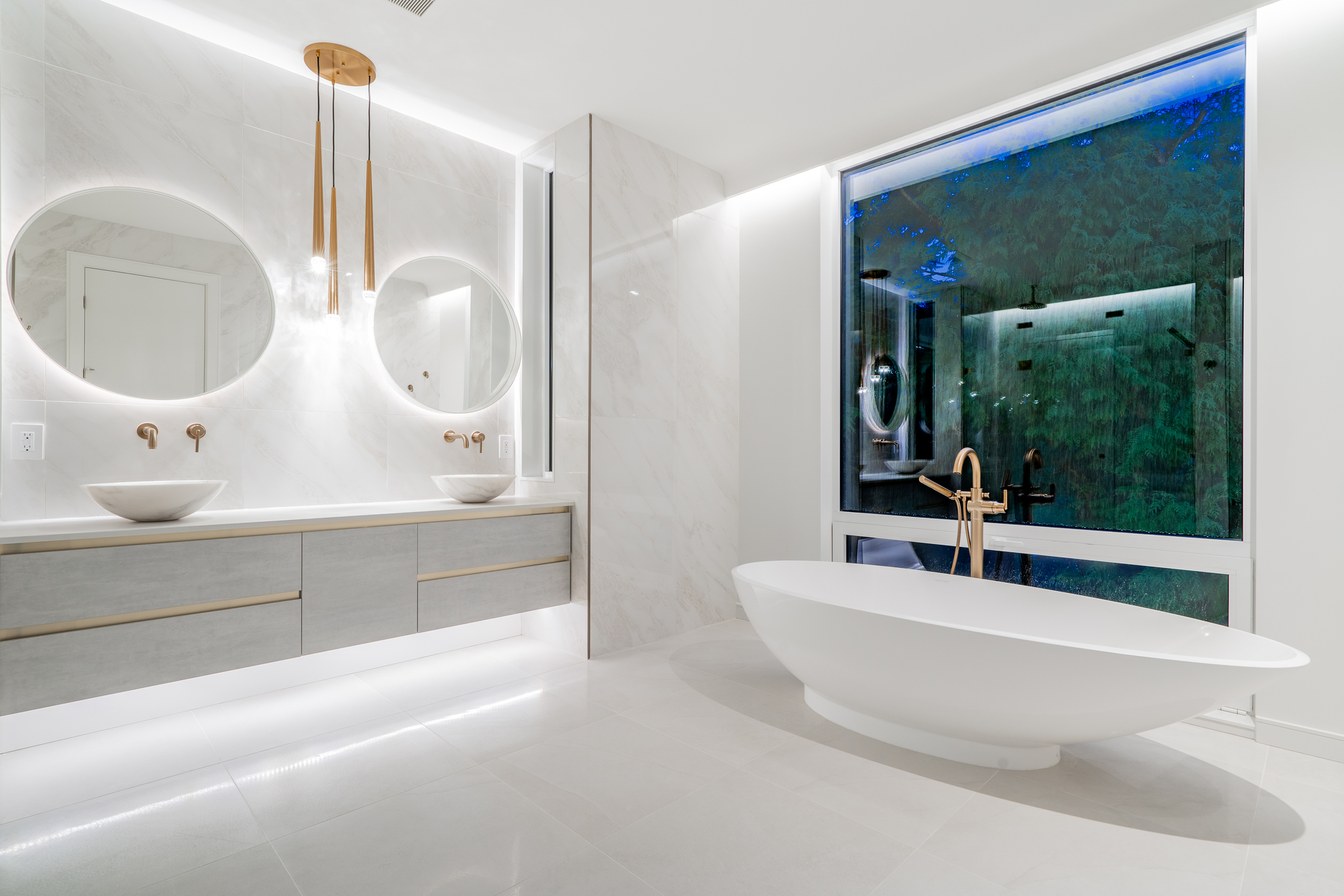 at 655 Beachview Drive, Deep Cove, North Vancouver