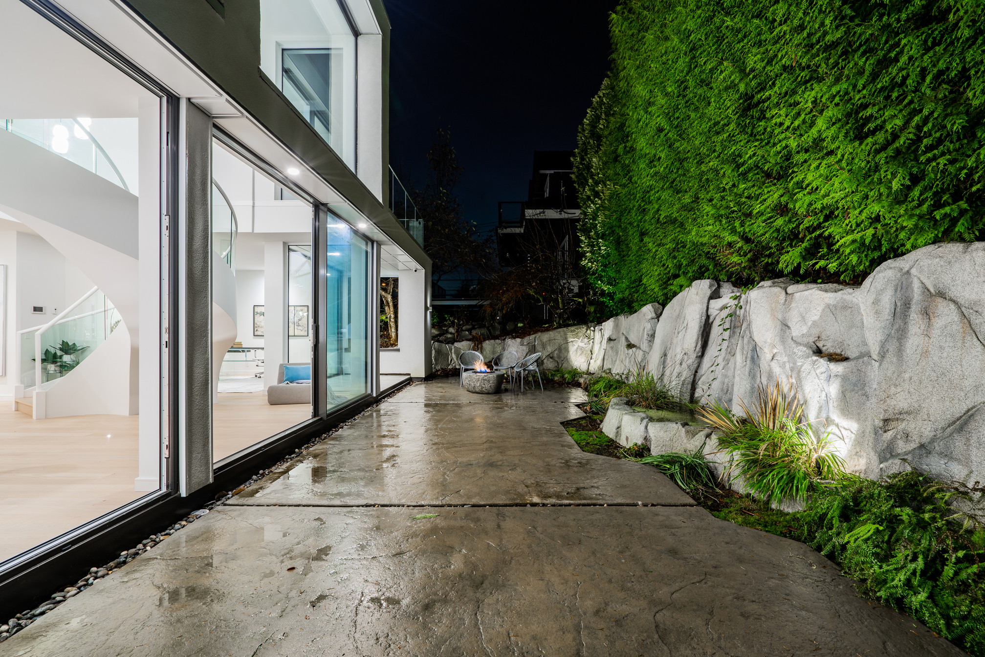 at 655 Beachview Drive, Deep Cove, North Vancouver