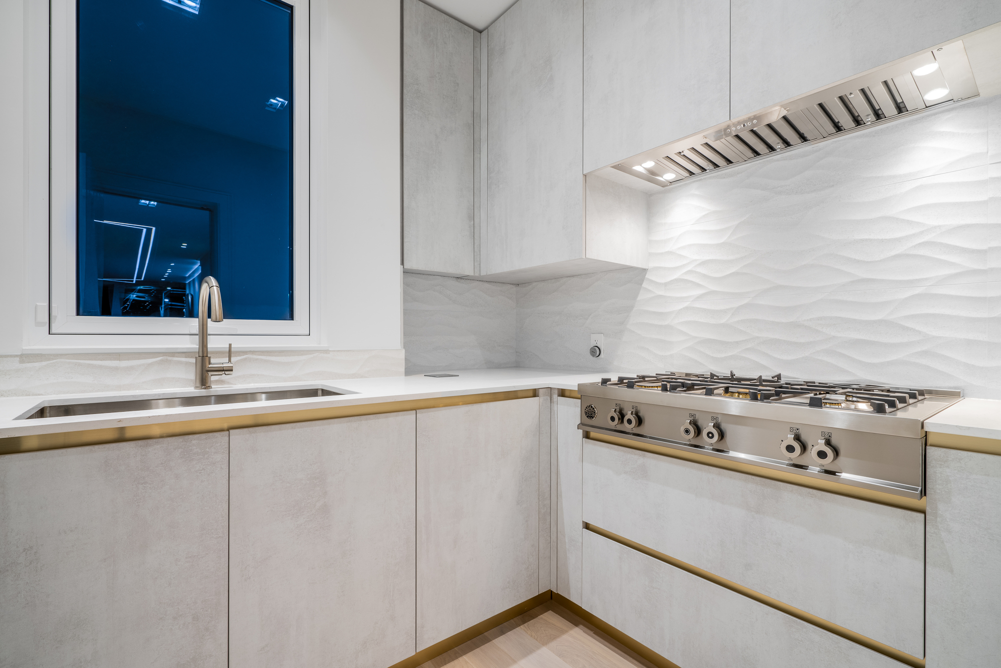at 655 Beachview Drive, Deep Cove, North Vancouver