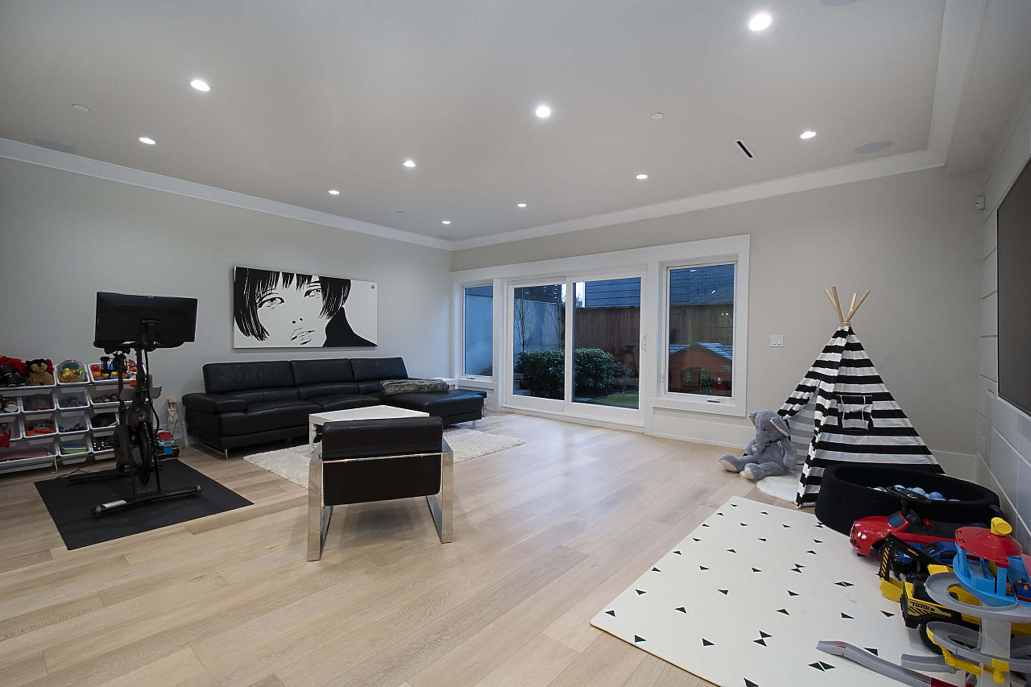 at 6465 Pitt Street, Gleneagles, West Vancouver