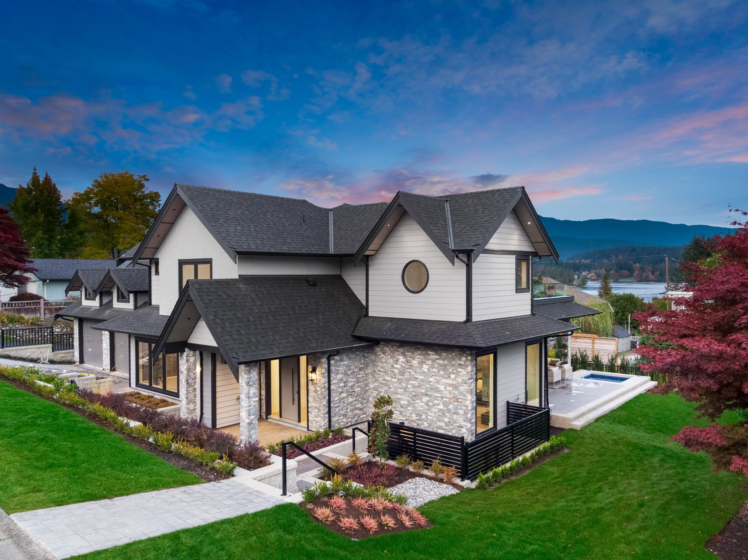 at 510 Roslyn Boulevard, Dollarton, North Vancouver