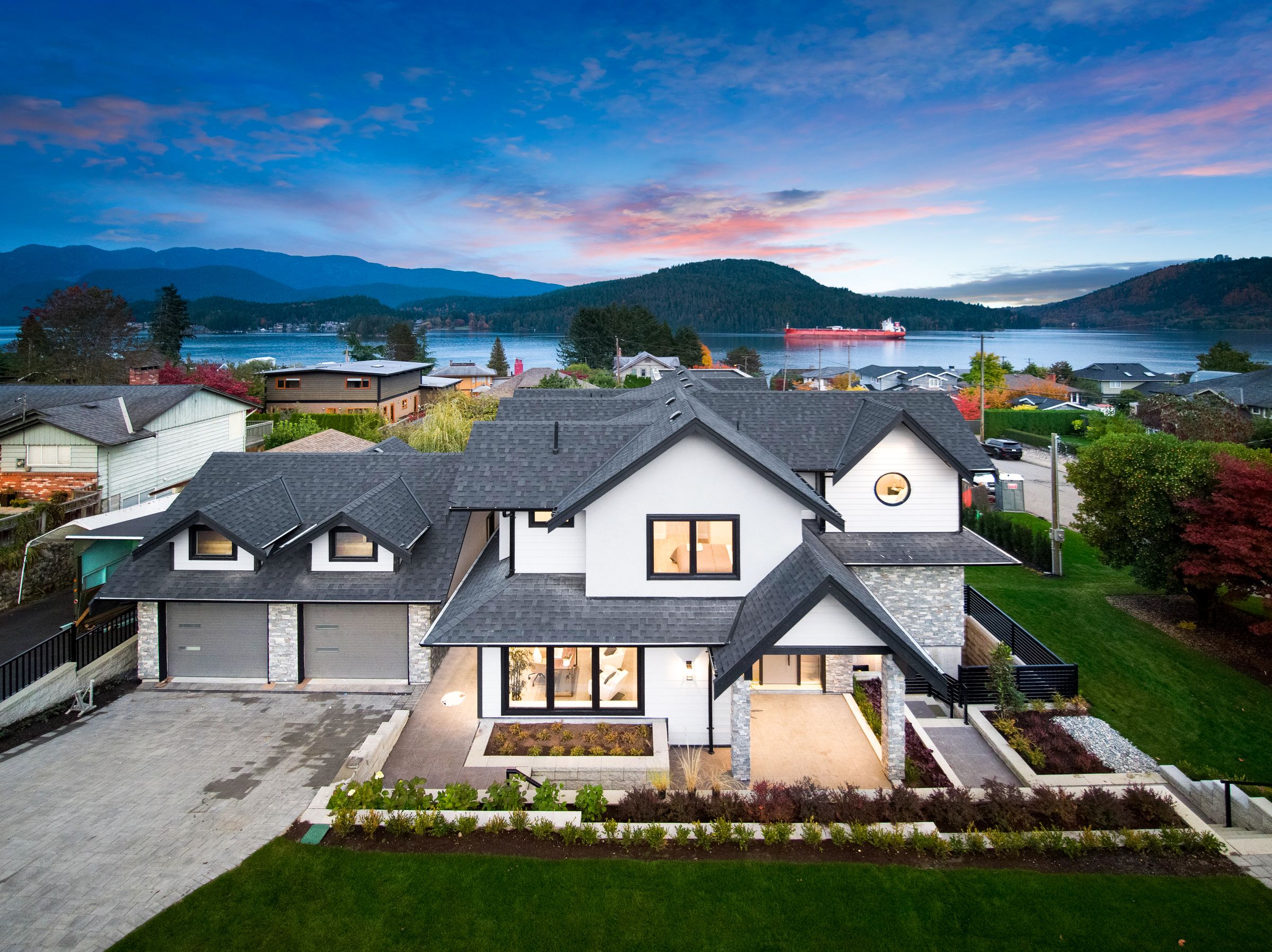 at 510 Roslyn Boulevard, Dollarton, North Vancouver