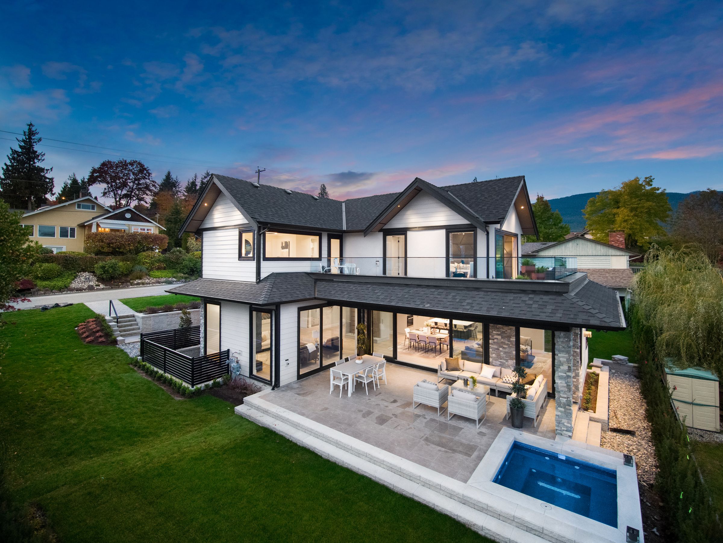 at 510 Roslyn Boulevard, Dollarton, North Vancouver