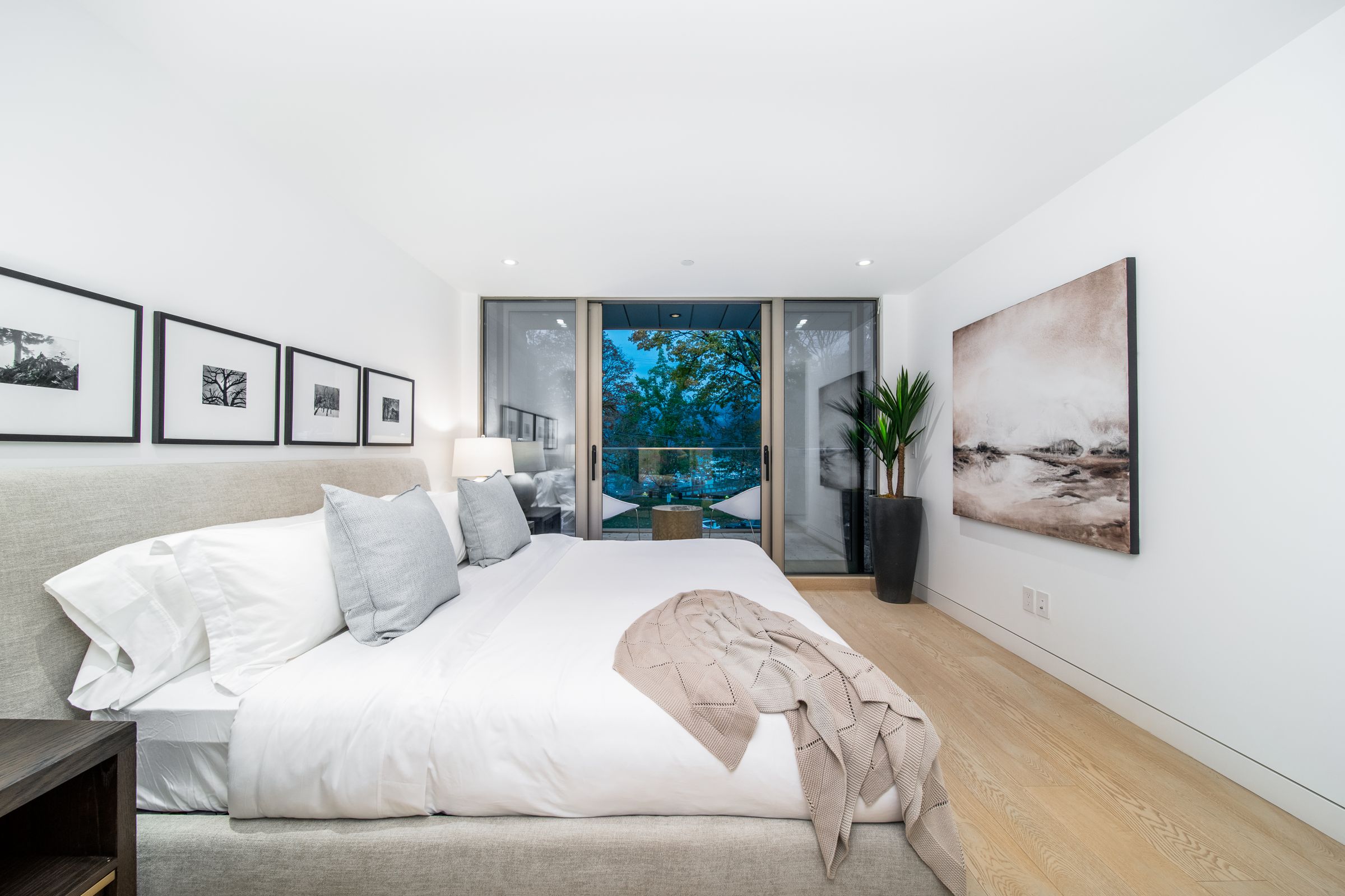 at 6476 Bay Street, Horseshoe Bay WV, West Vancouver