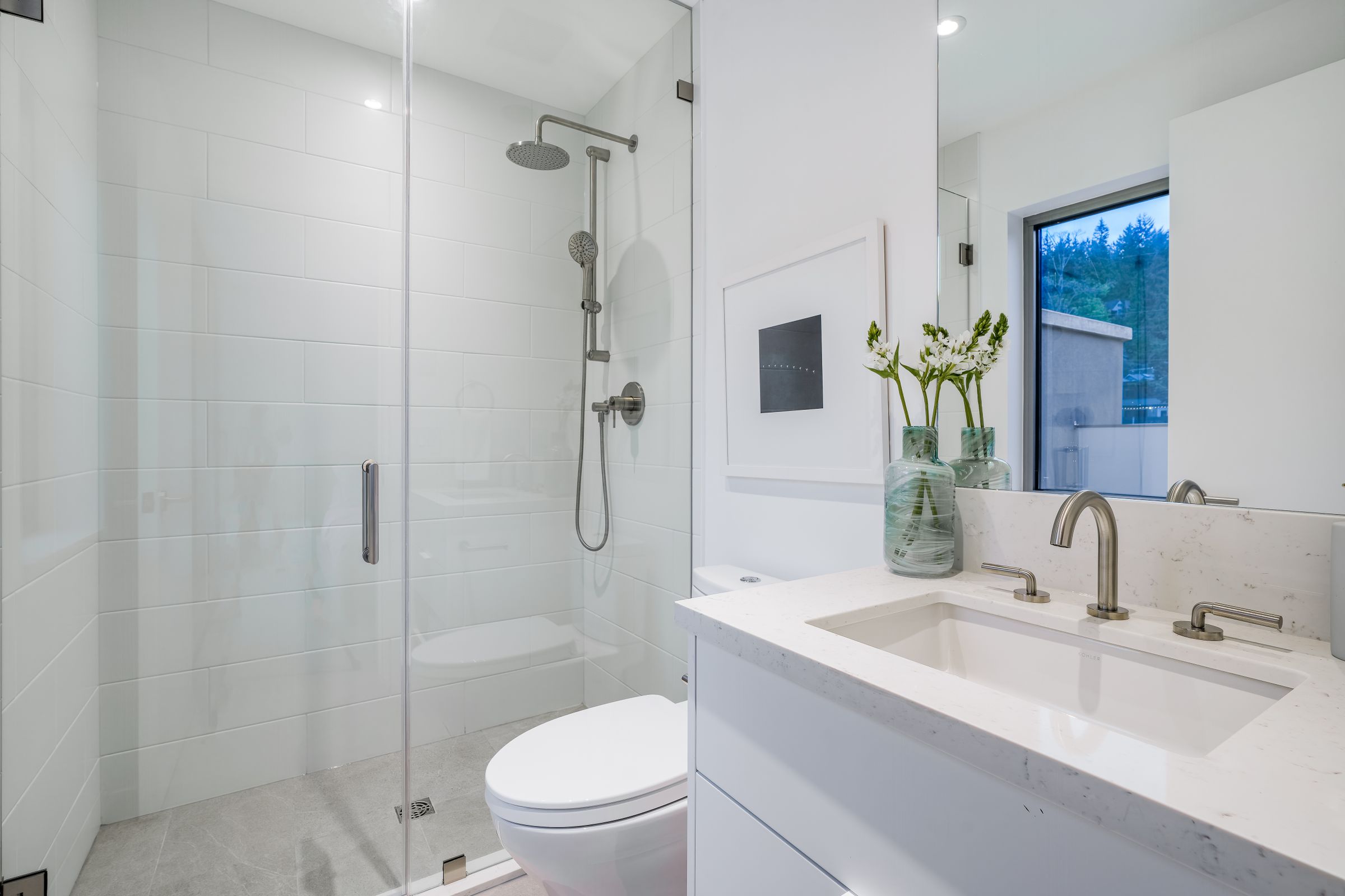 at 6476 Bay Street, Horseshoe Bay WV, West Vancouver