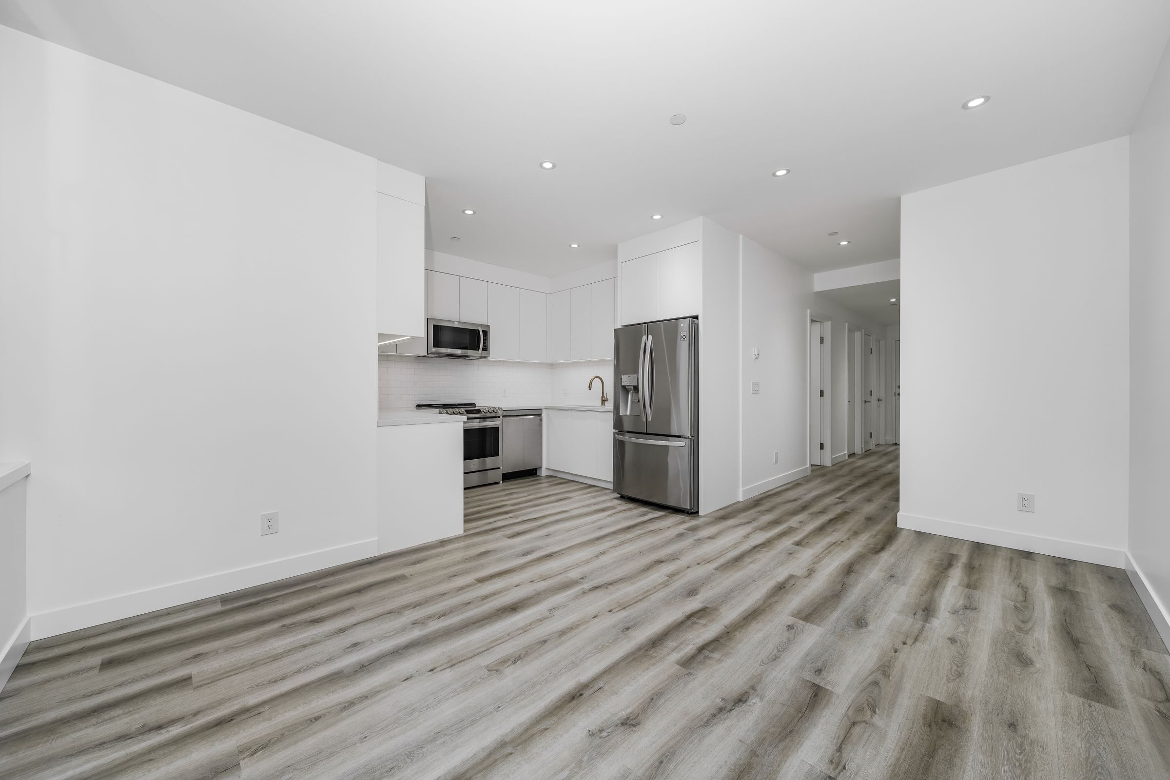 at 6476 Bay Street, Horseshoe Bay WV, West Vancouver