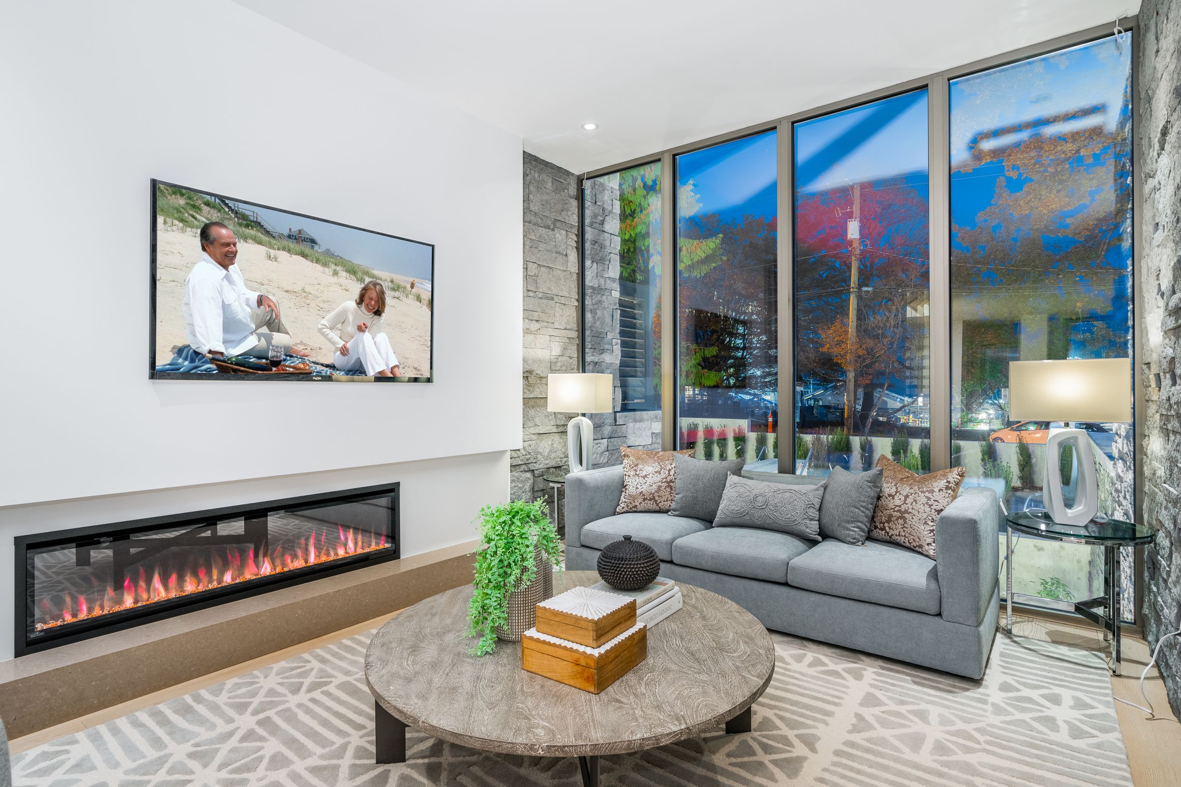 at 6476 Bay Street, Horseshoe Bay WV, West Vancouver