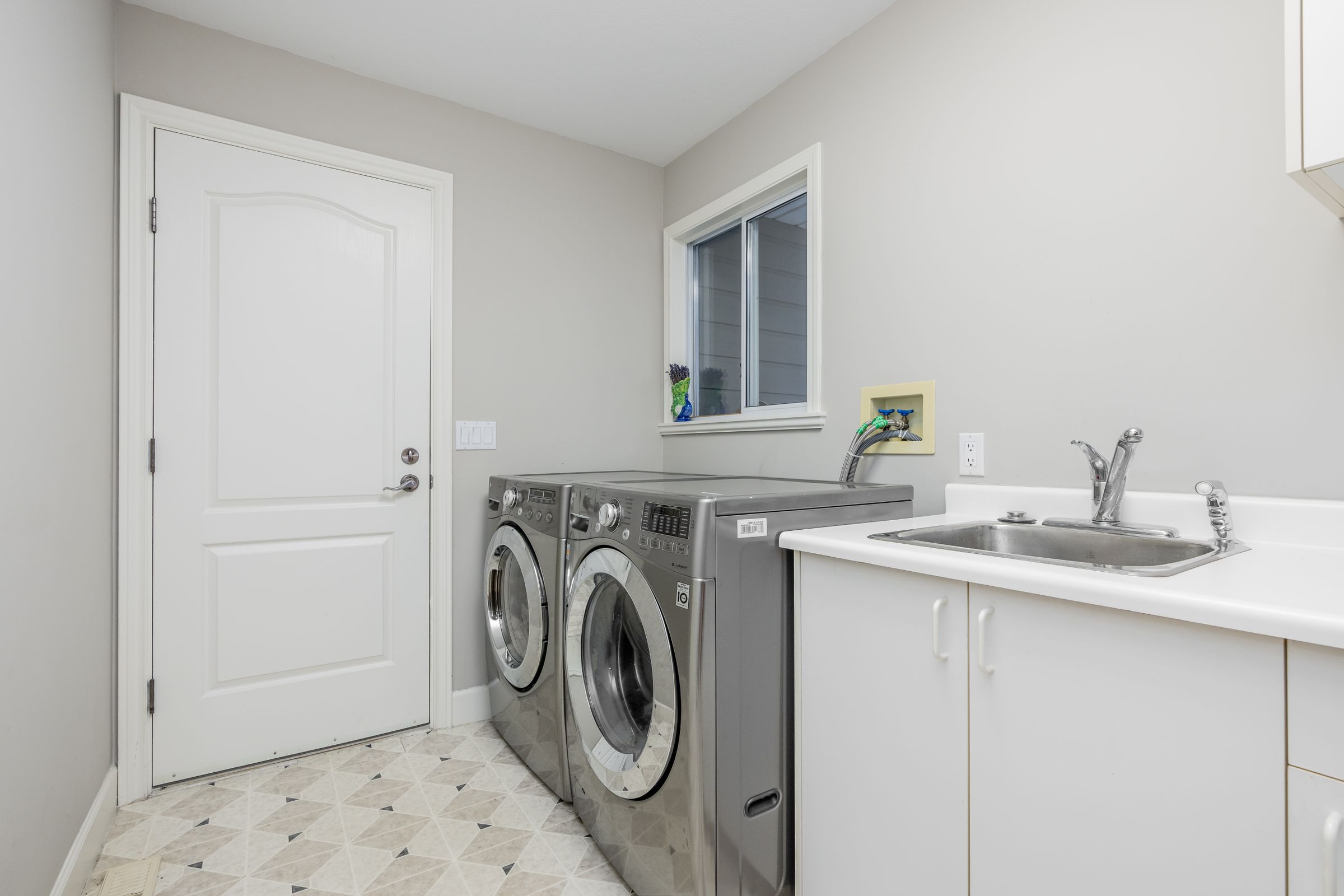 at 5612 Westhaven Court, Eagle Harbour, West Vancouver