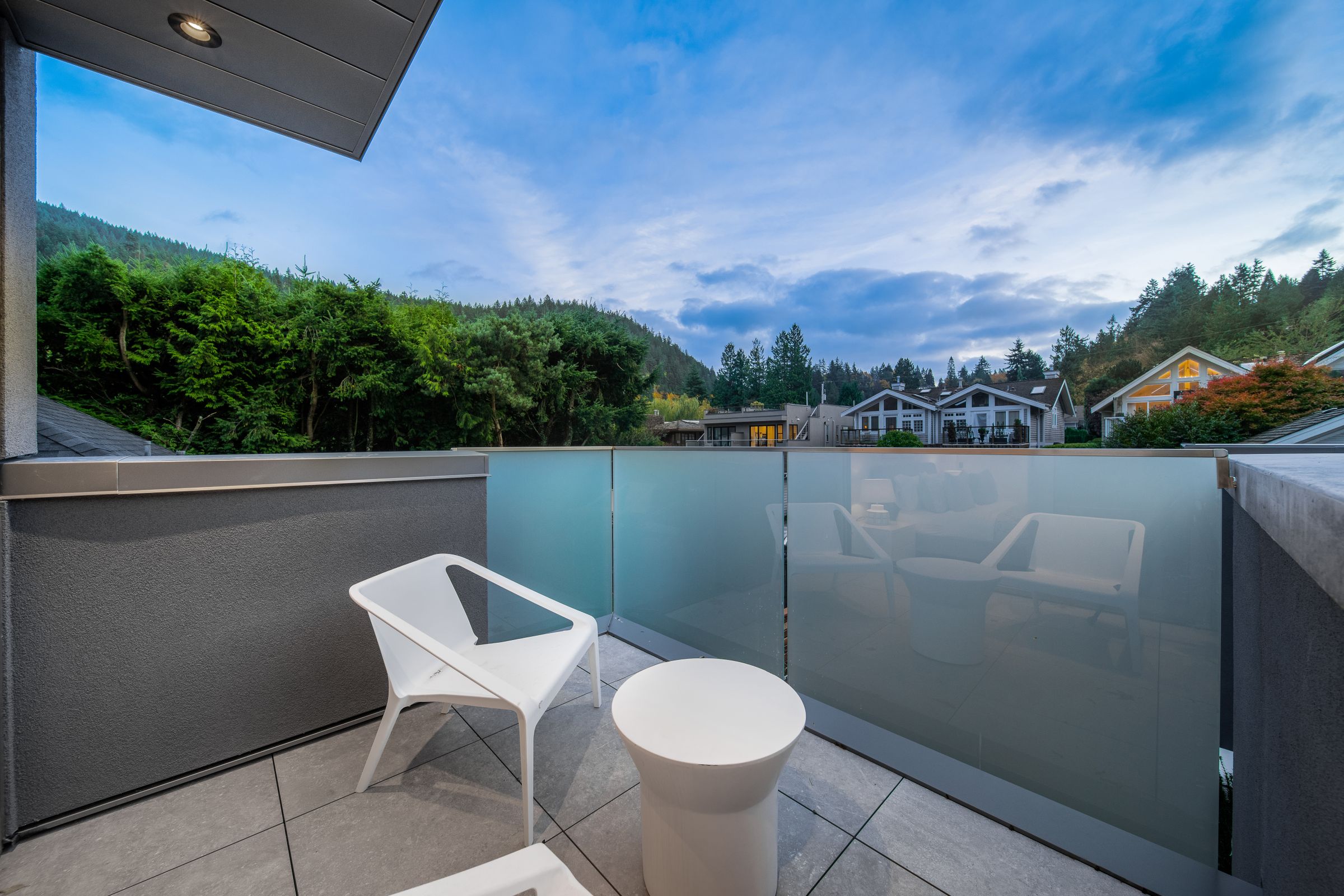 at 6478 Bay Street, Horseshoe Bay WV, West Vancouver
