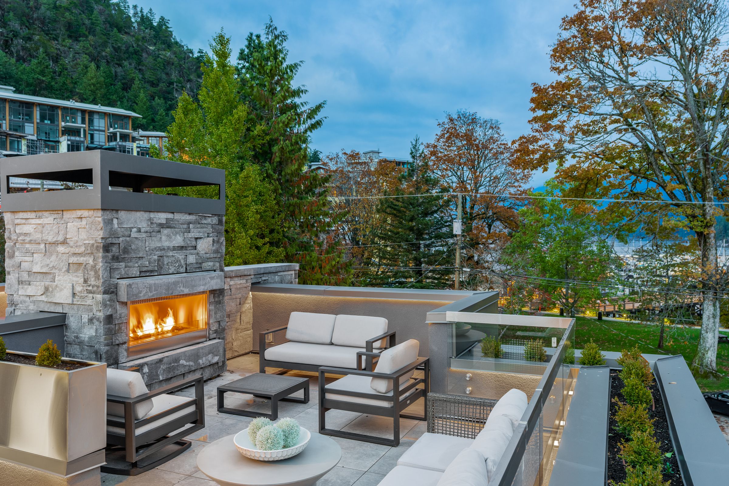 at 6478 Bay Street, Horseshoe Bay WV, West Vancouver