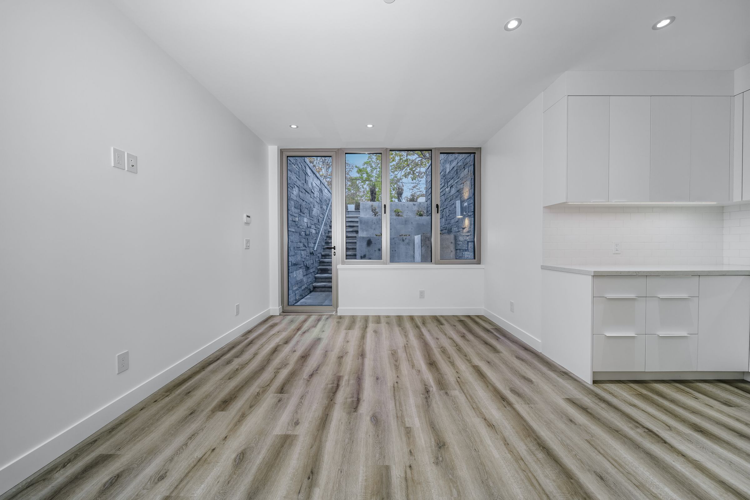at 6478 Bay Street, Horseshoe Bay WV, West Vancouver