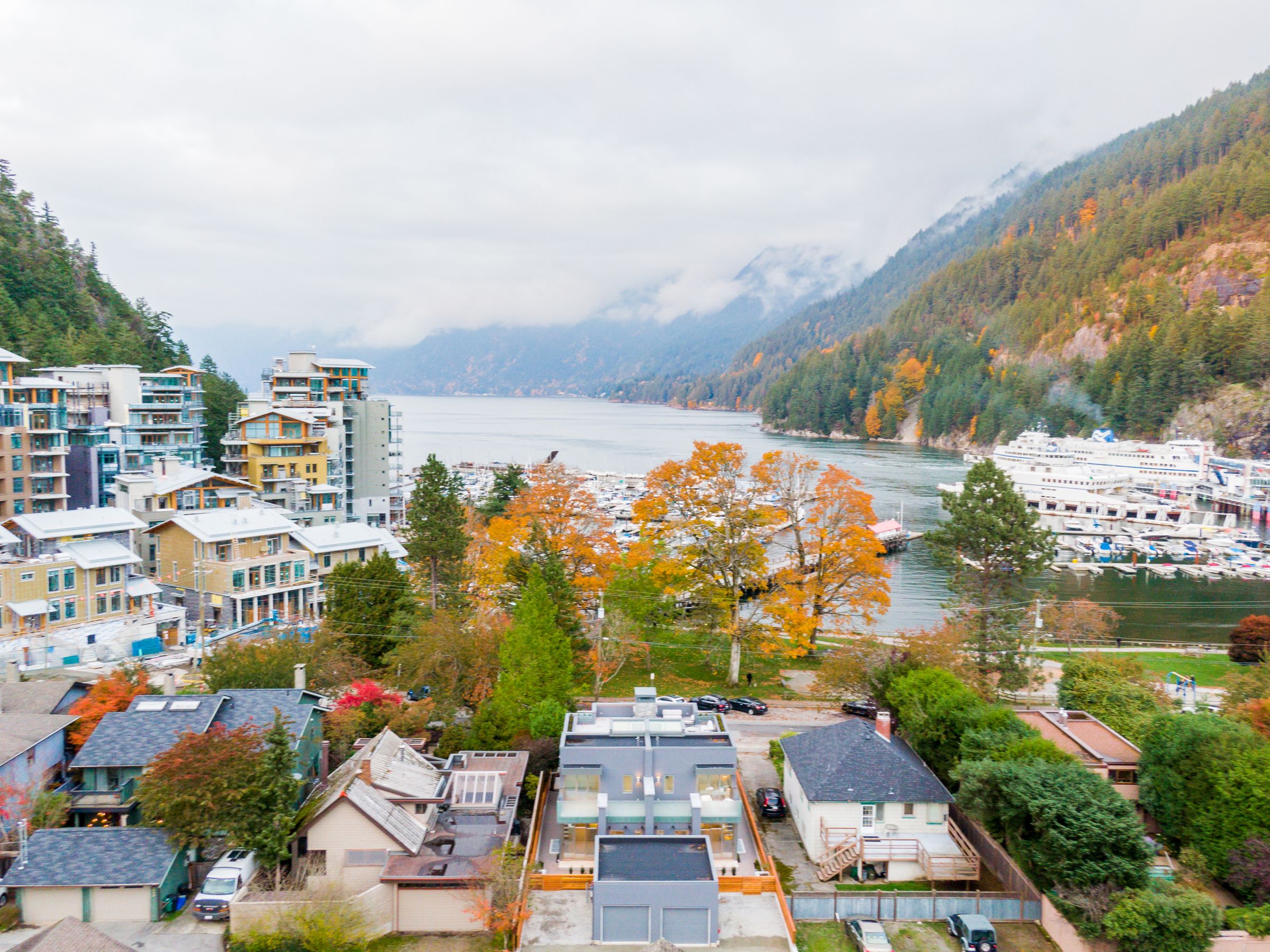 at 6478 Bay Street, Horseshoe Bay WV, West Vancouver