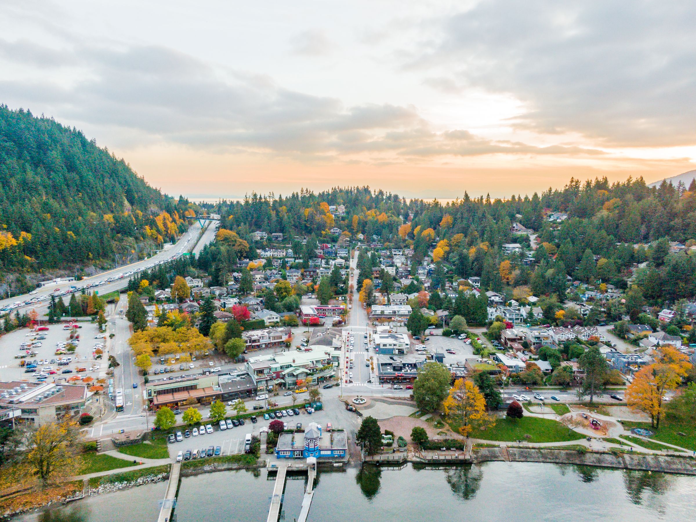 at 6478 Bay Street, Horseshoe Bay WV, West Vancouver