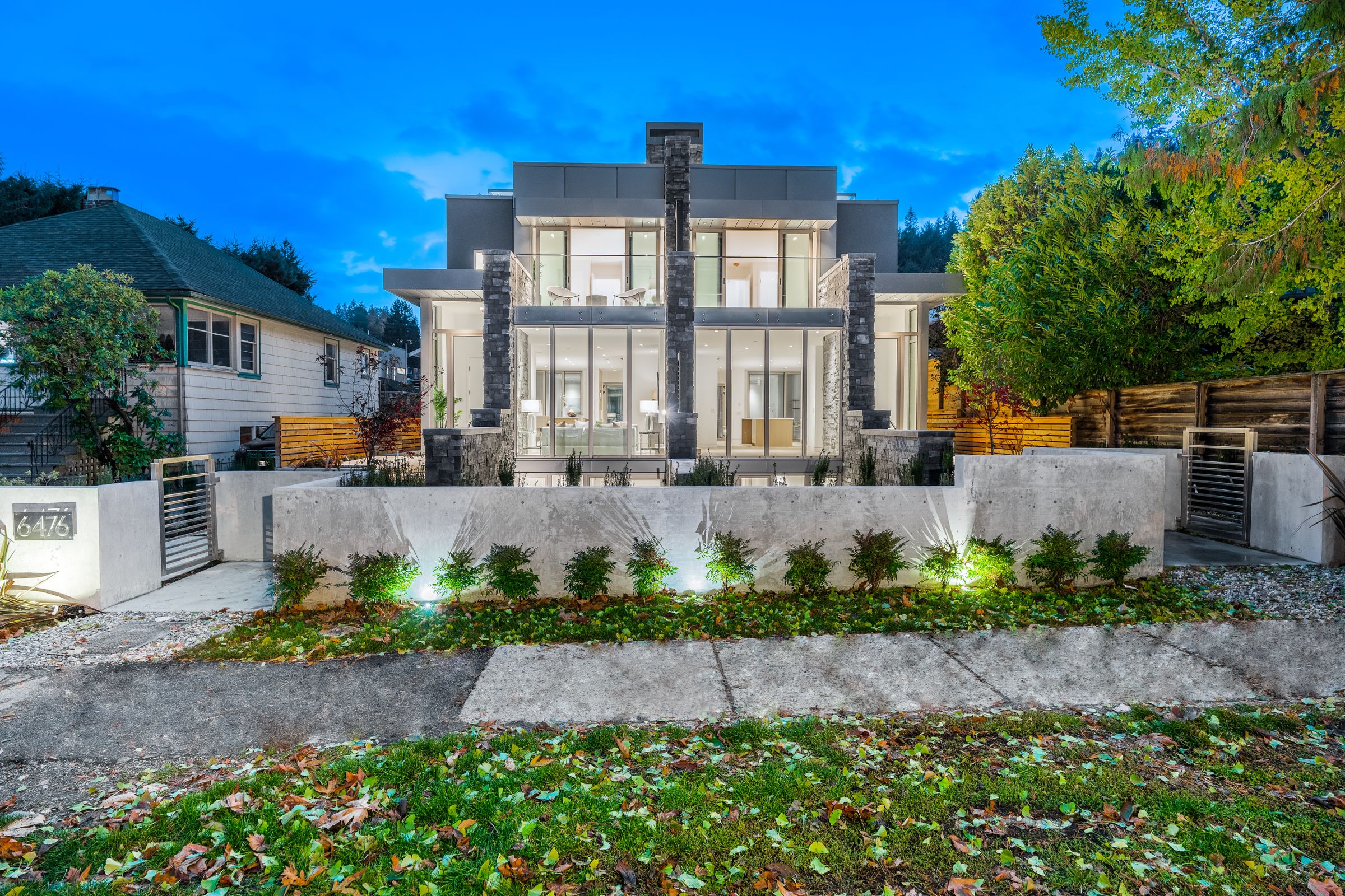 at 6478 Bay Street, Horseshoe Bay WV, West Vancouver