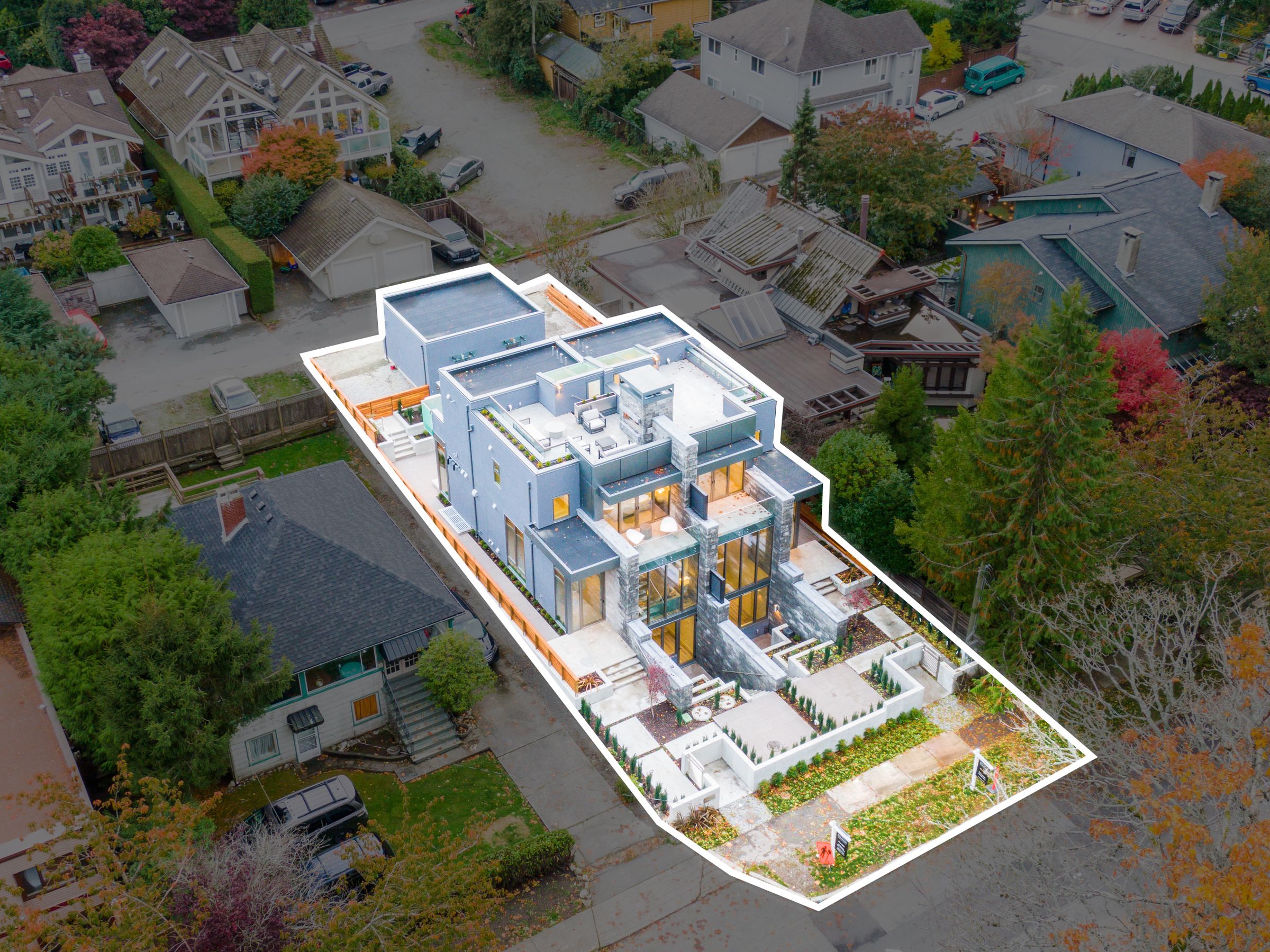 at 6478 Bay Street, Horseshoe Bay WV, West Vancouver