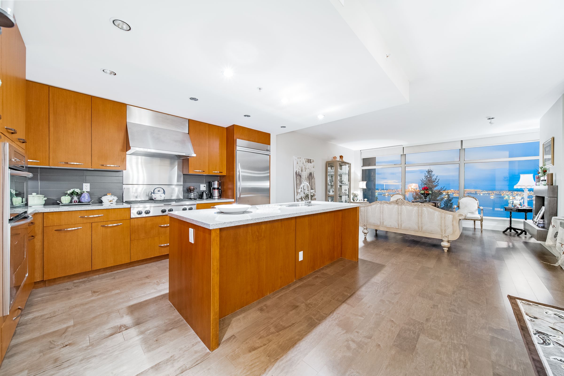 at 803 - 3335 Cypress Place, Cypress Park Estates, West Vancouver