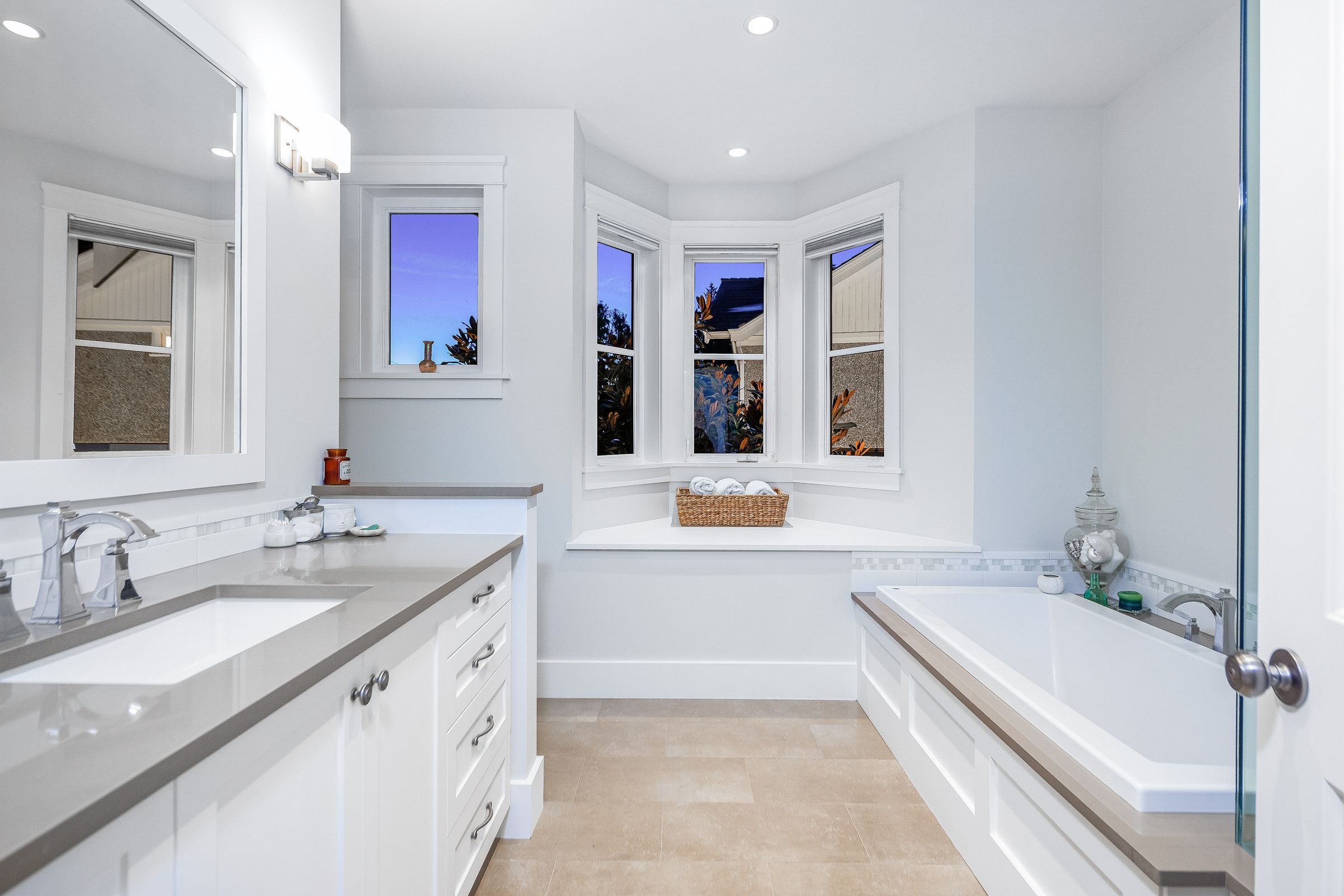 at 2813 Bellevue Avenue, Dundarave, West Vancouver