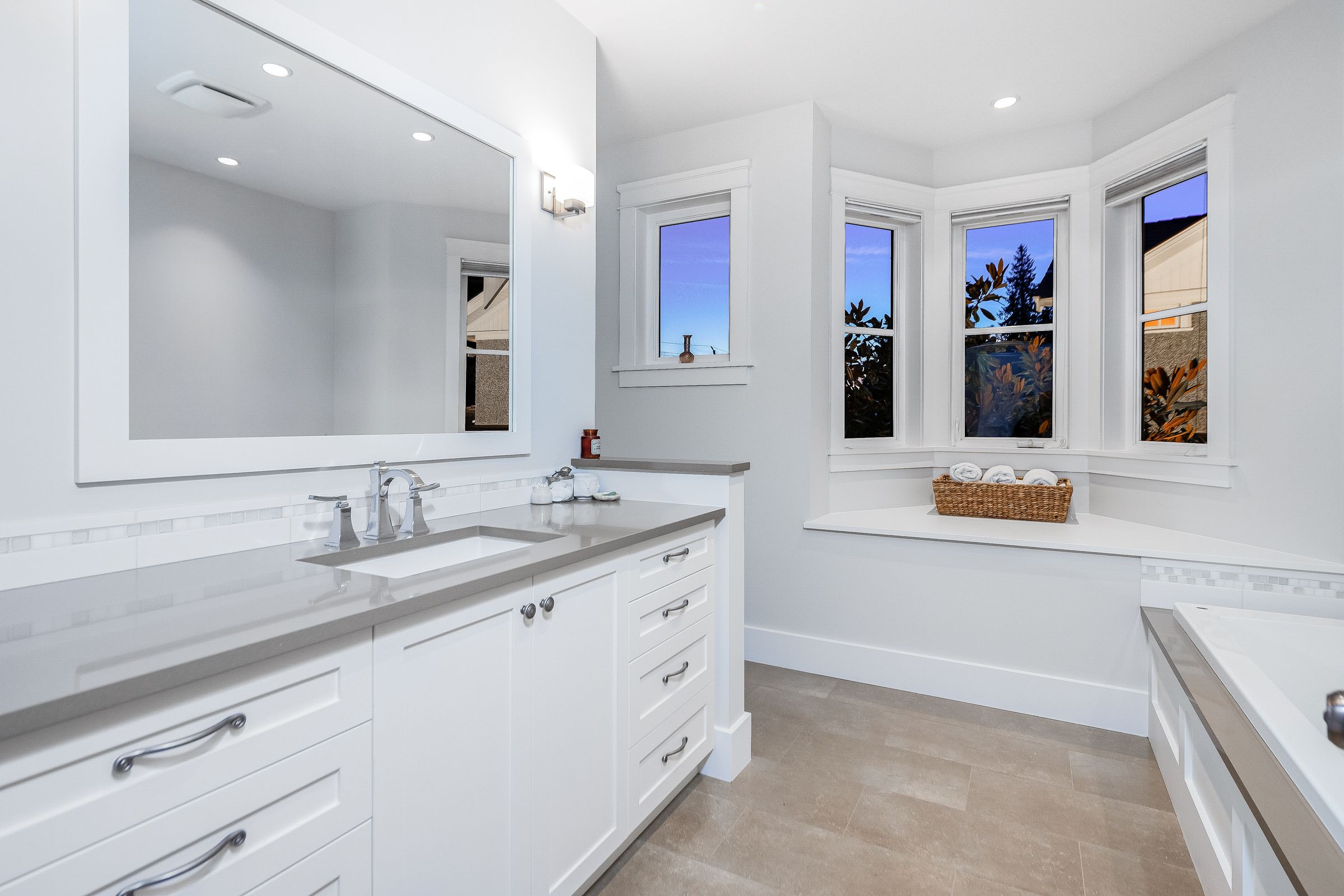at 2813 Bellevue Avenue, Dundarave, West Vancouver