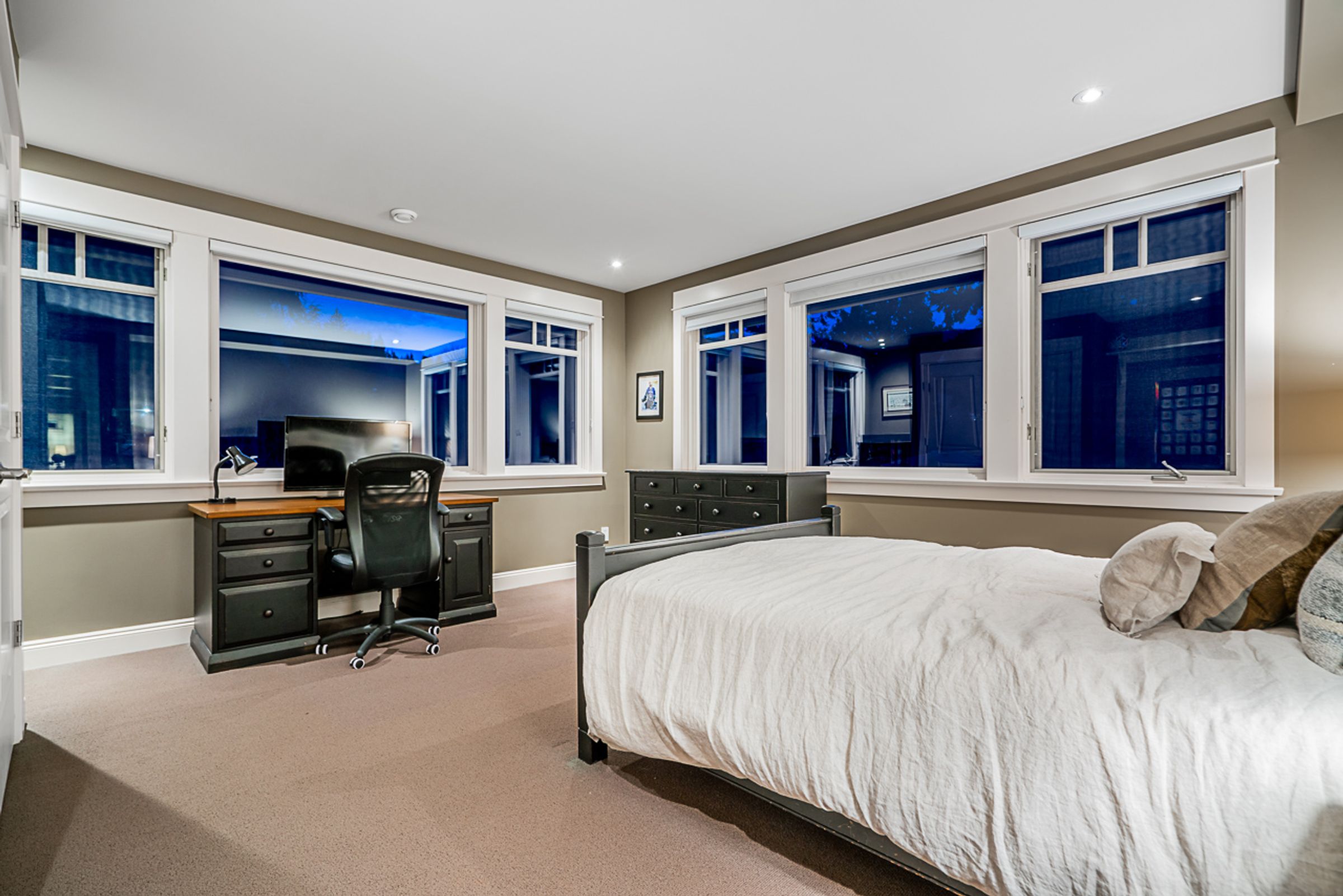 at 4675 Clovelly Walk, Caulfeild, West Vancouver