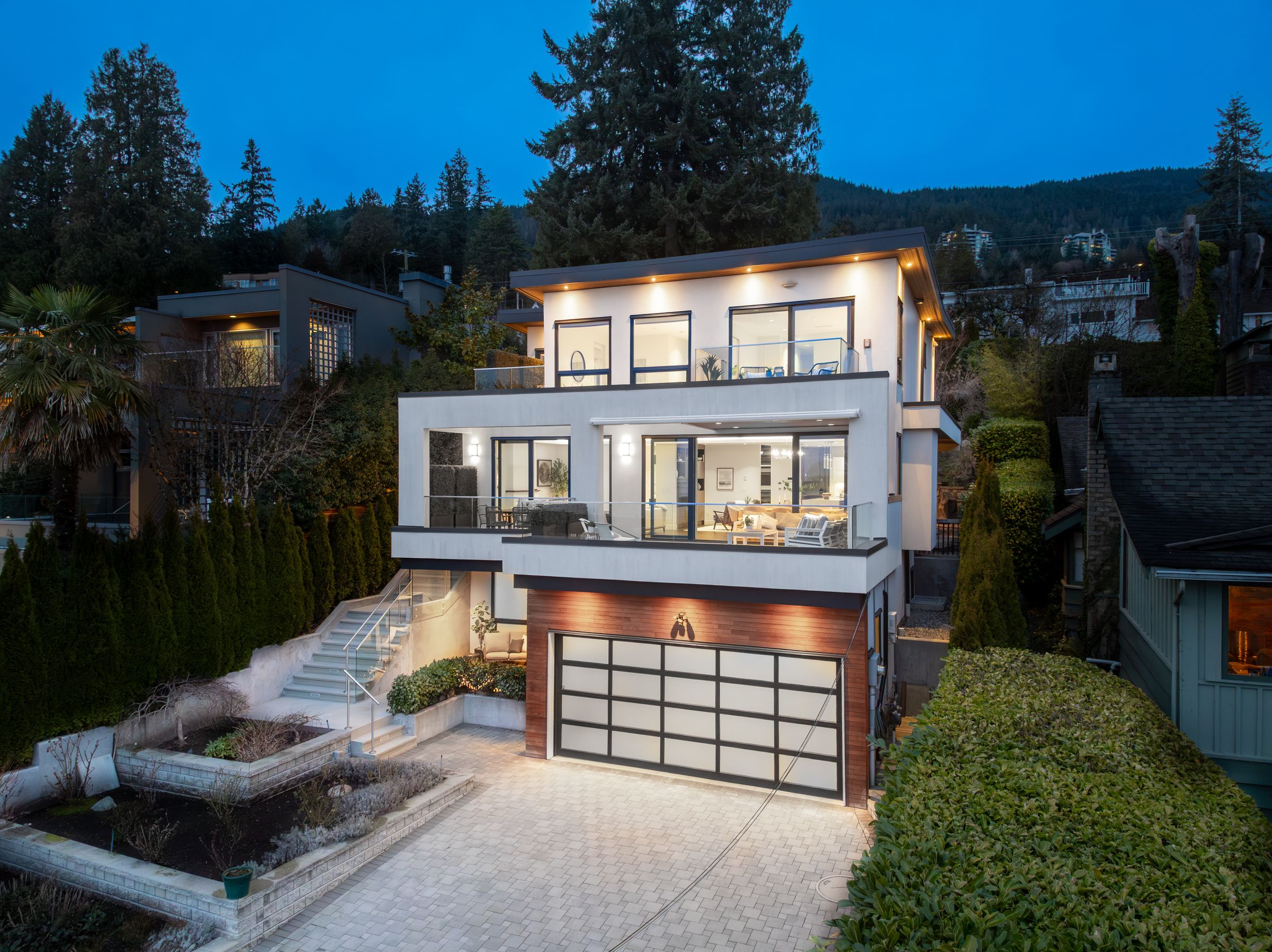  at 3373 Radcliffe Avenue, West Bay, West Vancouver