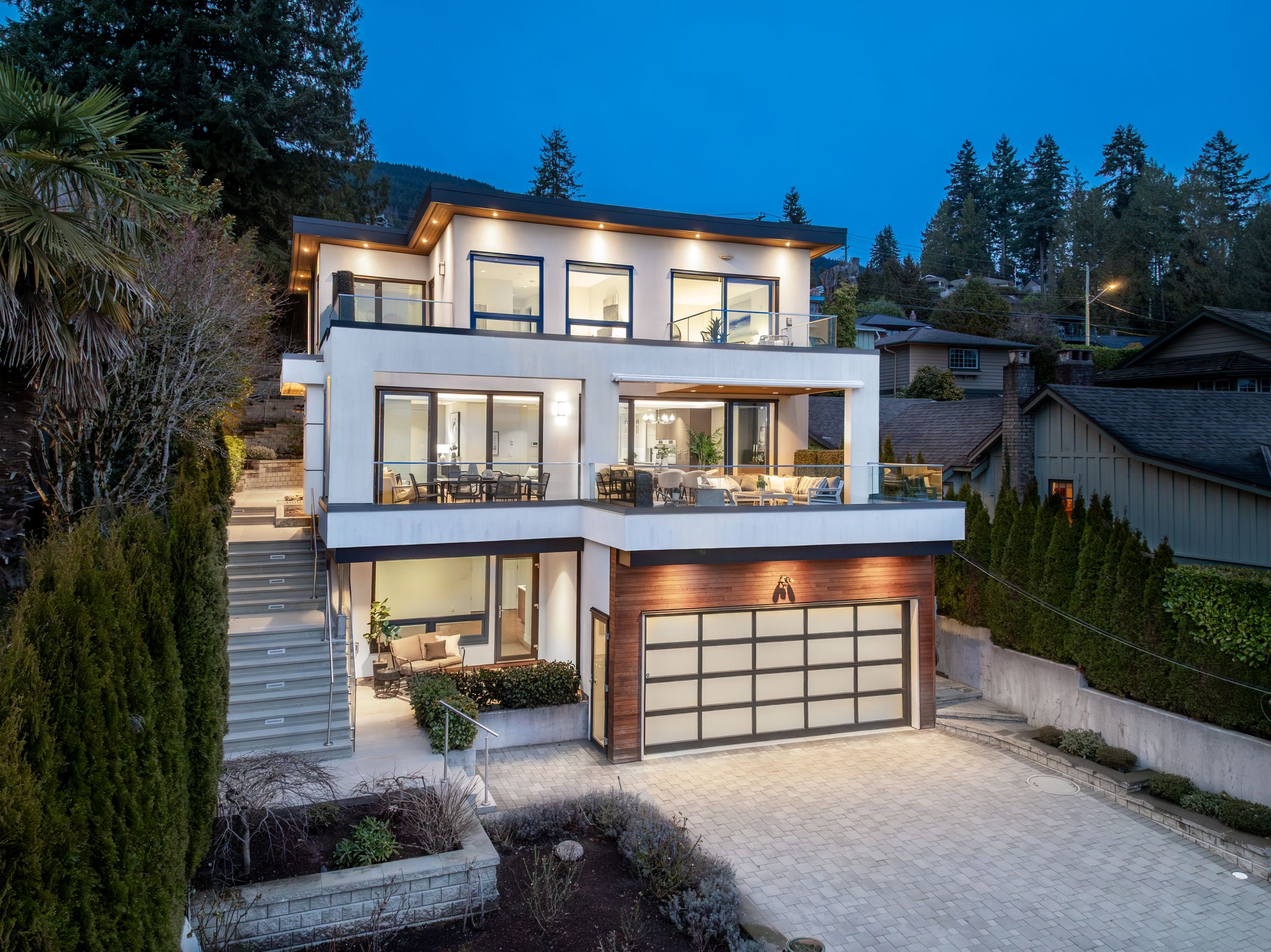 at 3373 Radcliffe Avenue, West Bay, West Vancouver