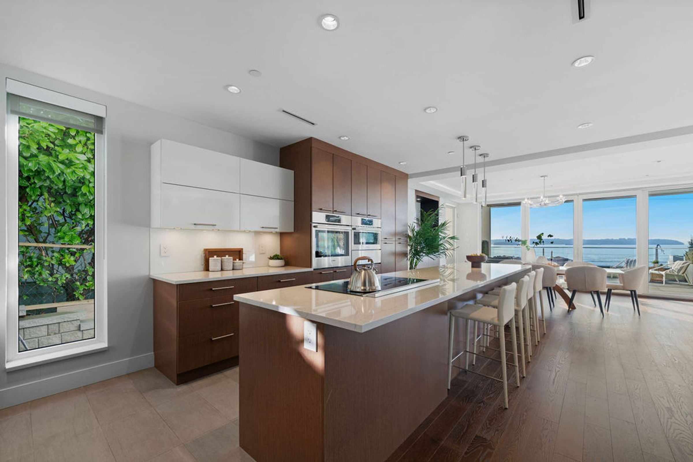  at 3373 Radcliffe Avenue, West Bay, West Vancouver