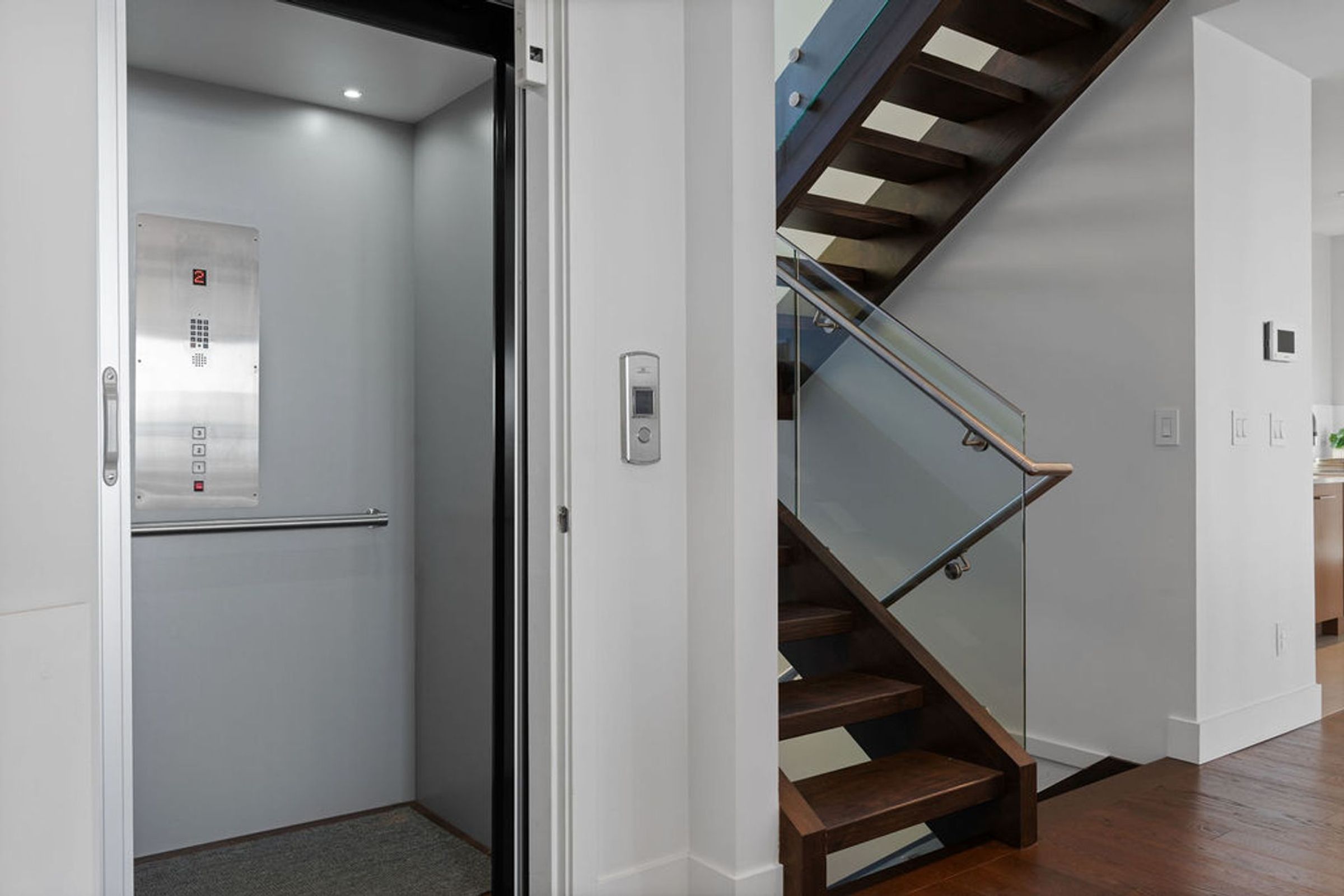  at 3373 Radcliffe Avenue, West Bay, West Vancouver