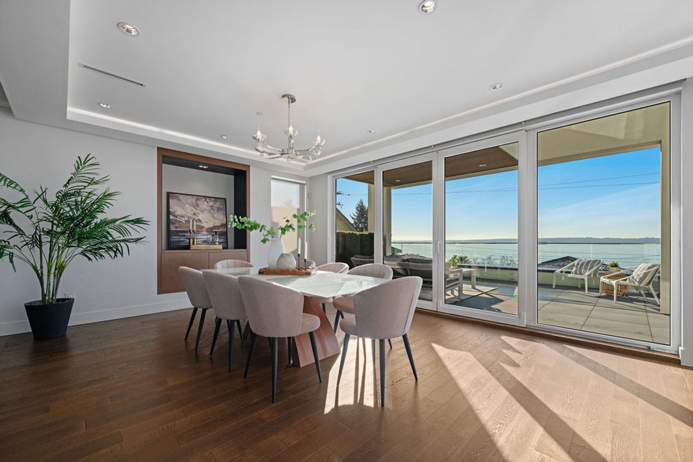  at 3373 Radcliffe Avenue, West Bay, West Vancouver