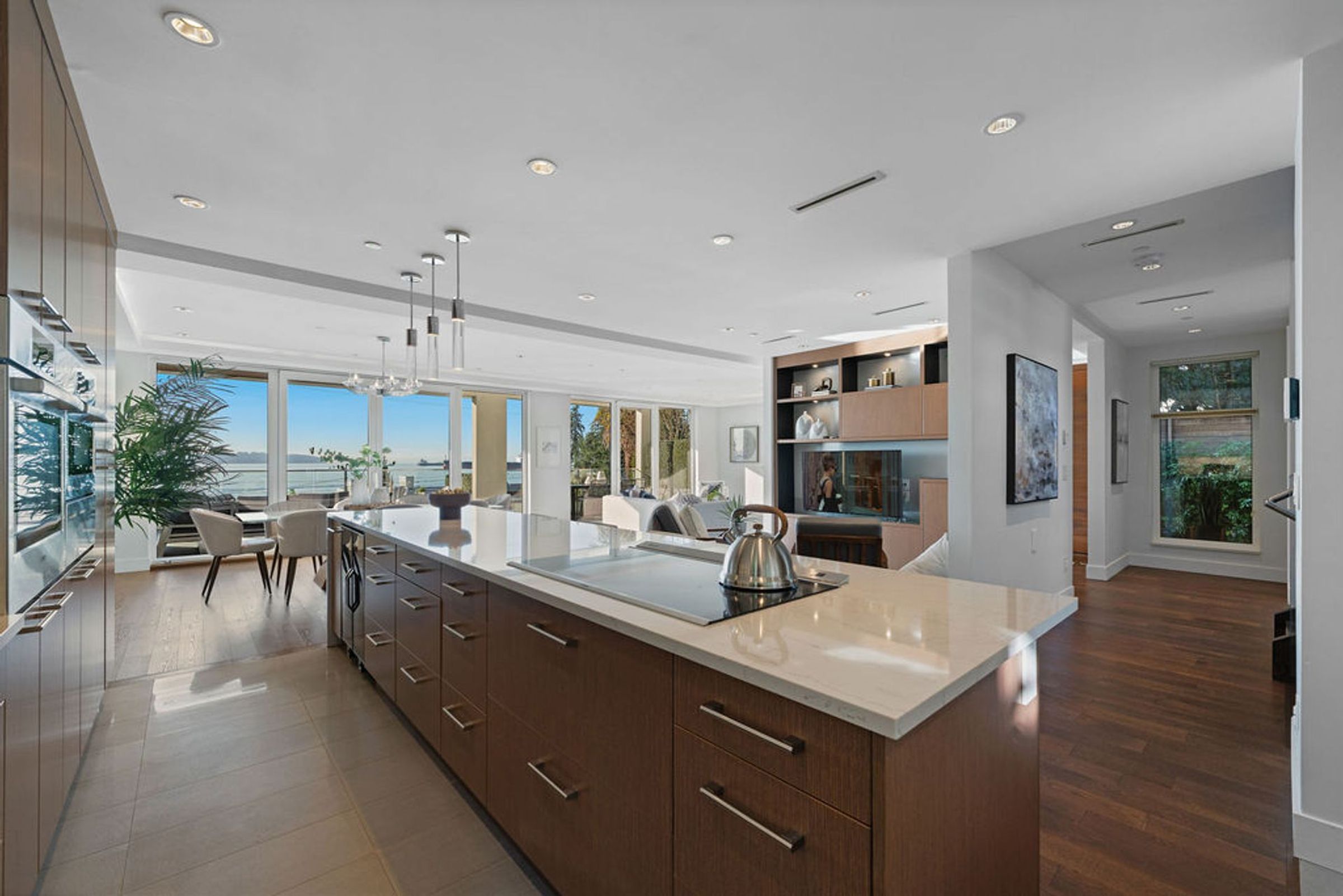  at 3373 Radcliffe Avenue, West Bay, West Vancouver