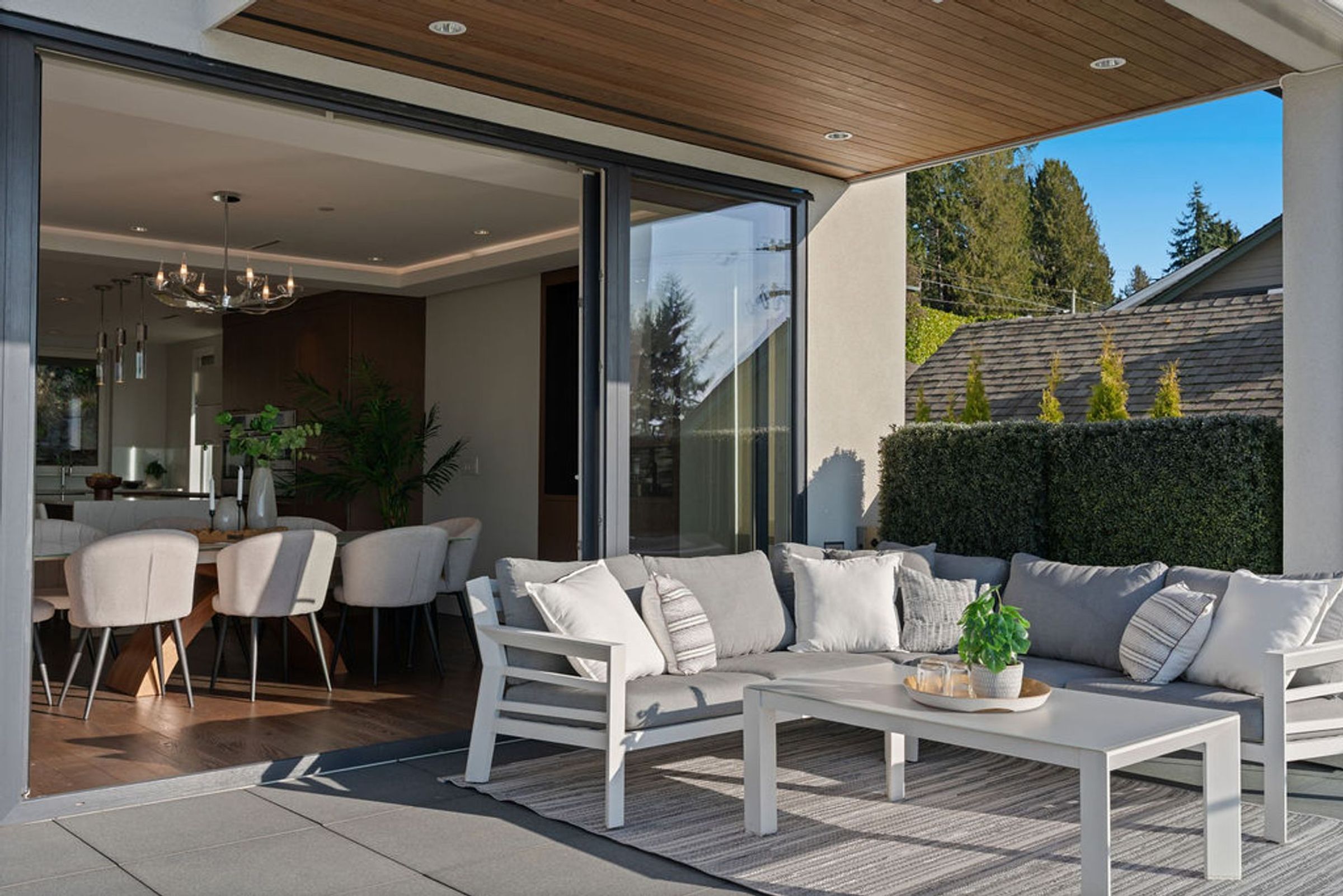  at 3373 Radcliffe Avenue, West Bay, West Vancouver