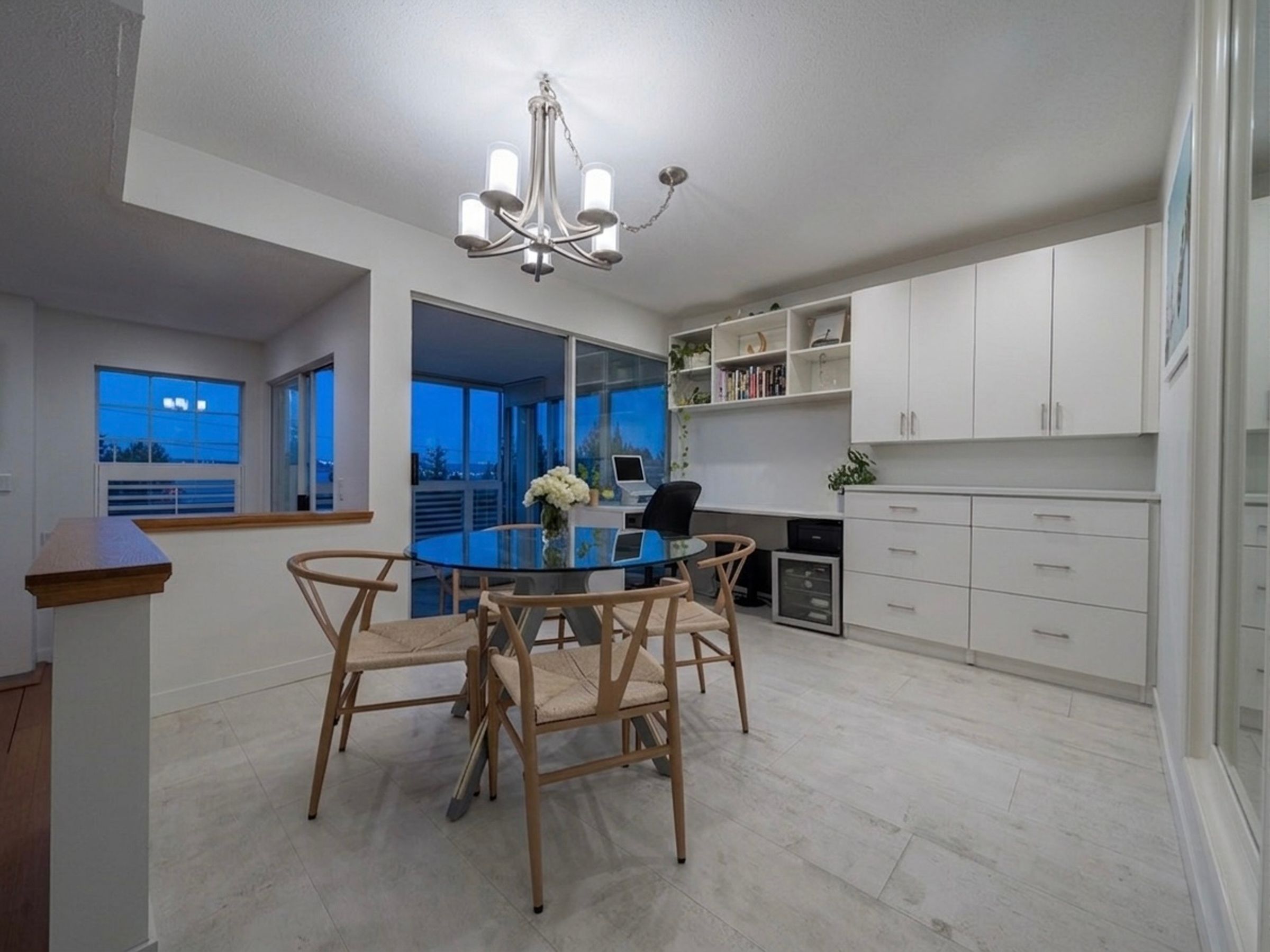  at 202 - 2440 Haywood Avenue, Dundarave, West Vancouver