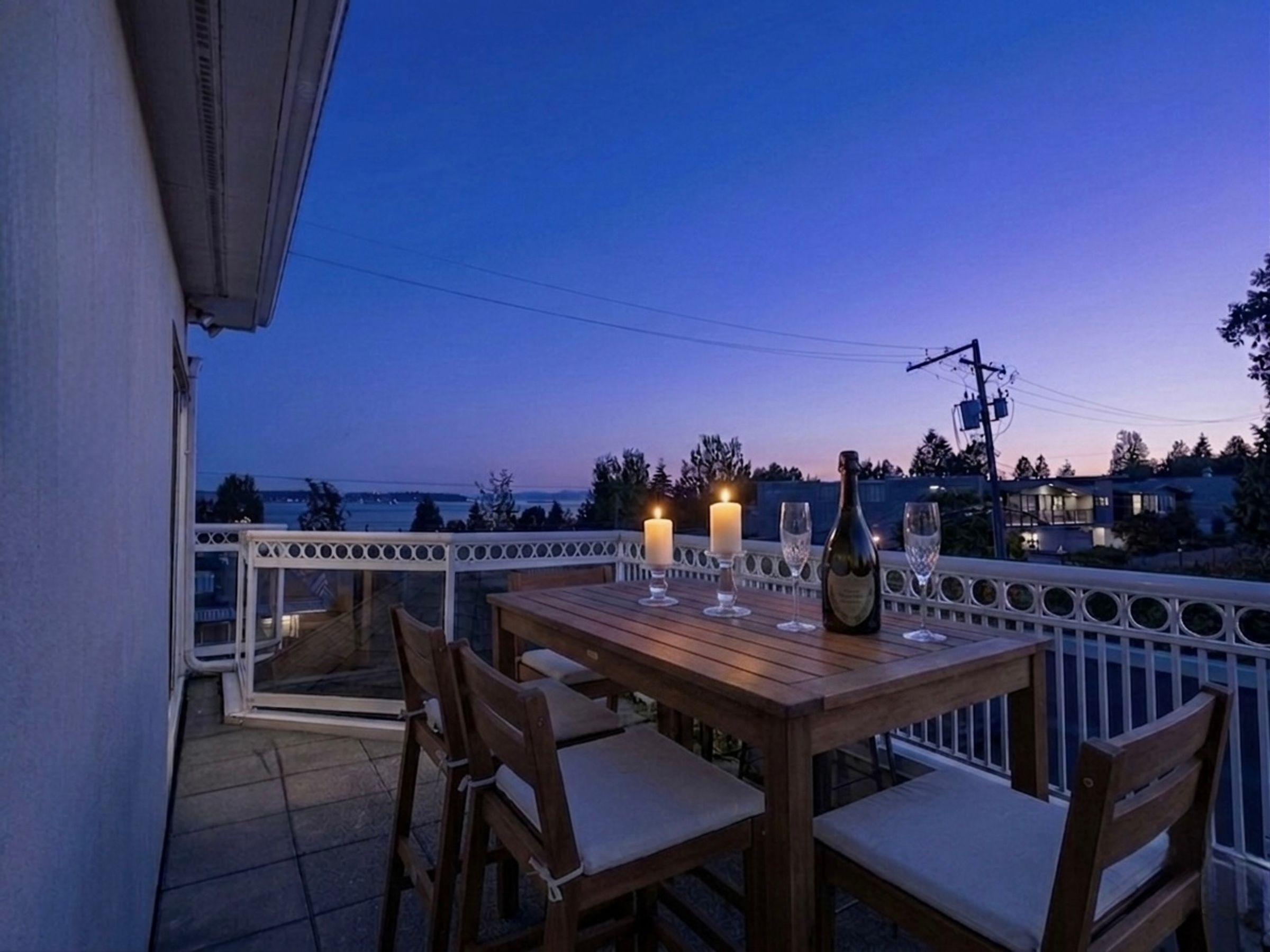  at 202 - 2440 Haywood Avenue, Dundarave, West Vancouver