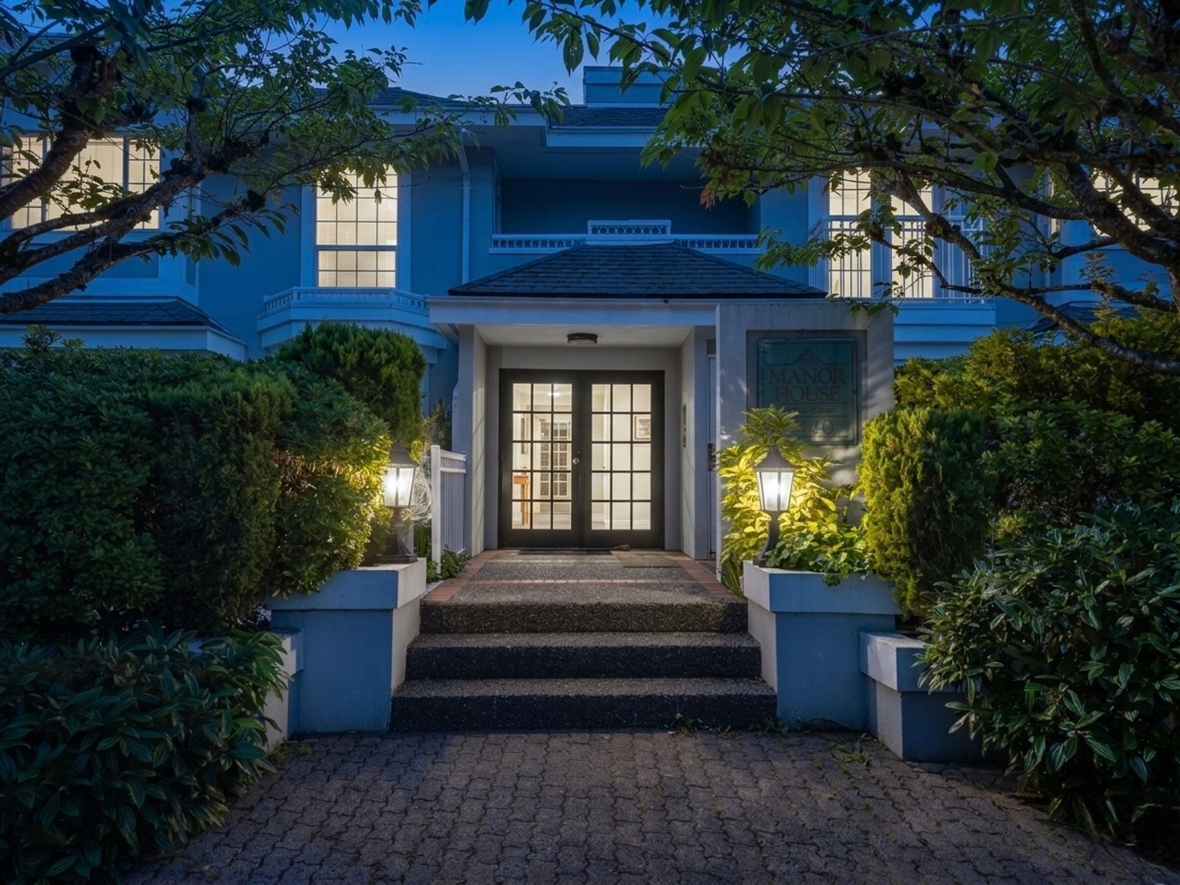  at 202 - 2440 Haywood Avenue, Dundarave, West Vancouver