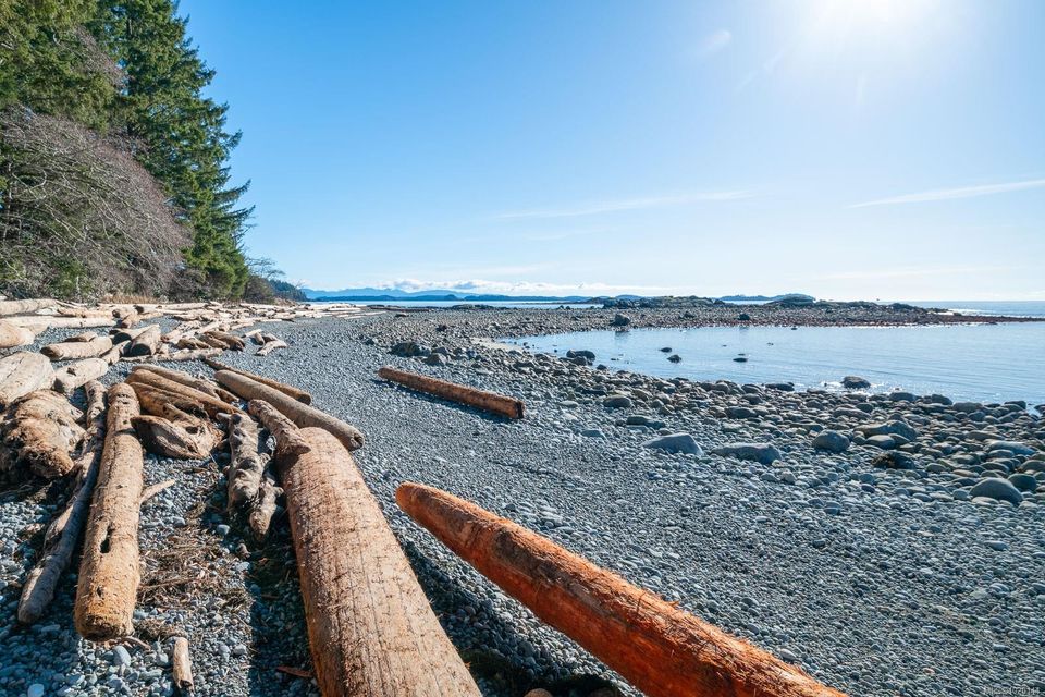 1049-sixth-salmon-beach-port-alberni-04