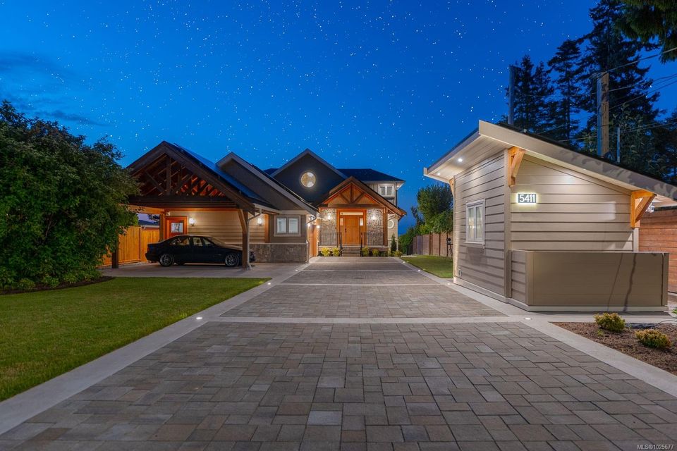 5411-parker-cordova-bay-saanich-east-01