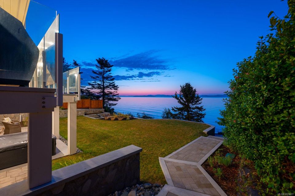 5411-parker-cordova-bay-saanich-east-04