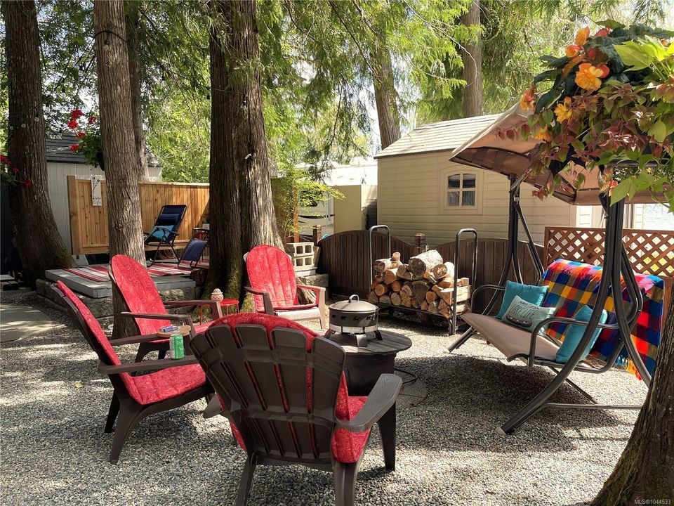 10324-lakeshore-sproat-lake-port-alberni-01