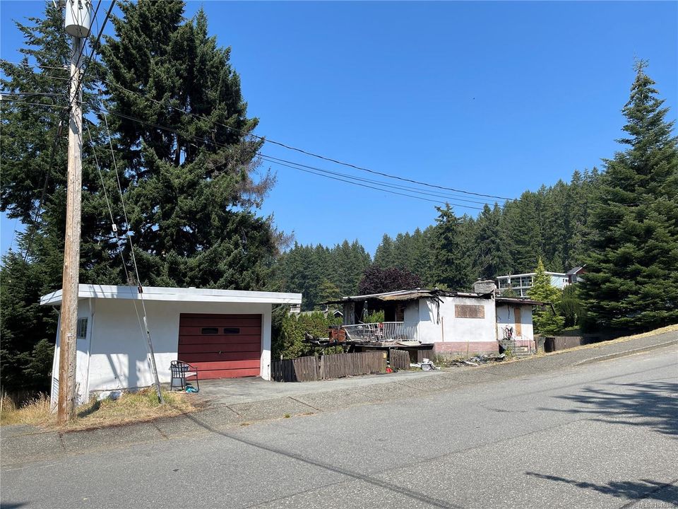 2502-16th-port-alberni-port-alberni-01