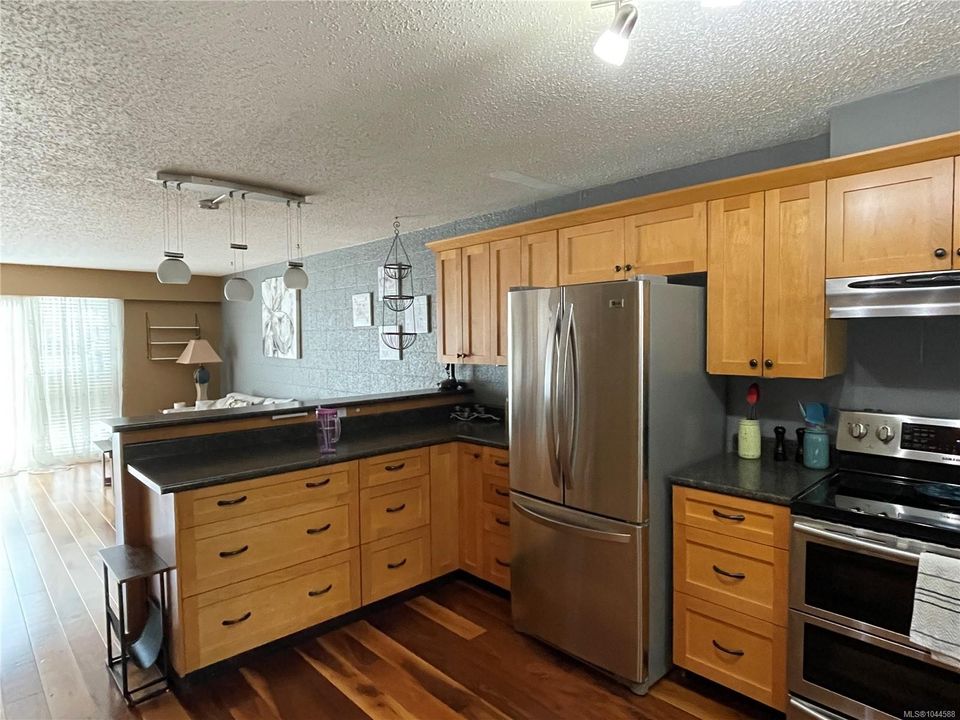 4251-8th-port-alberni-port-alberni-04
