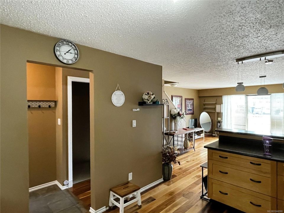 4251-8th-port-alberni-port-alberni-05