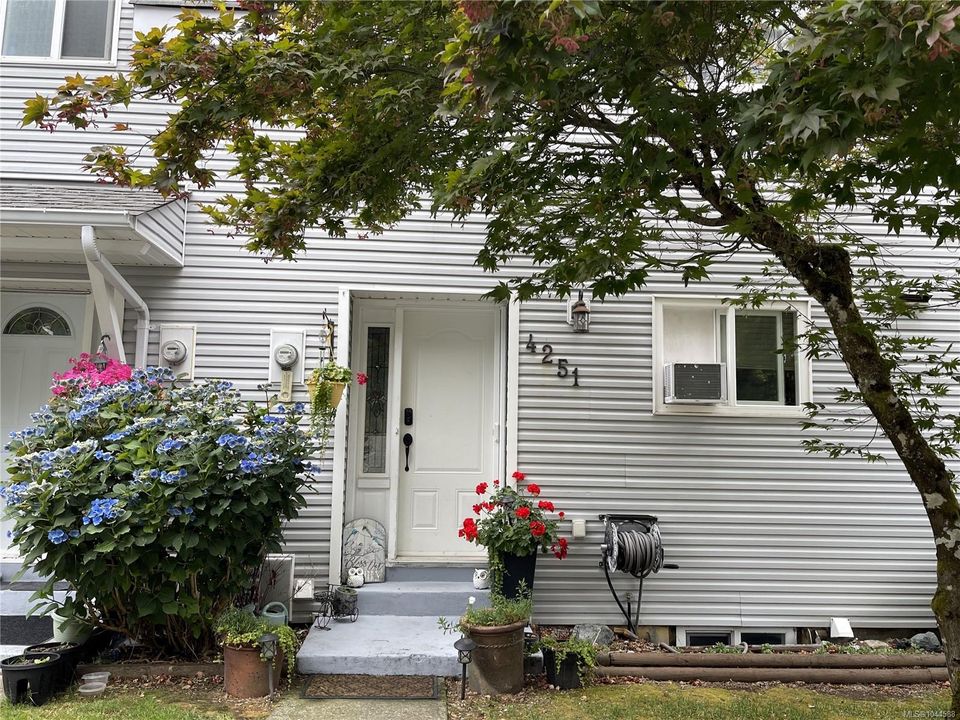 4251-8th-port-alberni-port-alberni-01