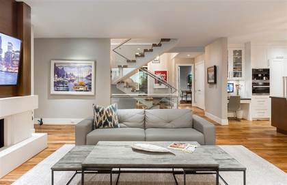 262233082-4 at 4090 Almondel Road, Bayridge, West Vancouver