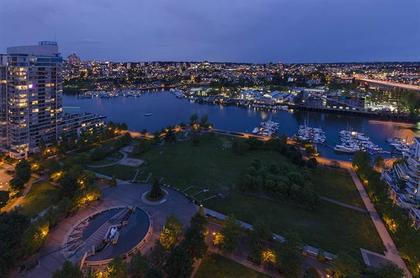 262087171-15 at 2806 - 583 Beach Crescent, Yaletown, Vancouver West