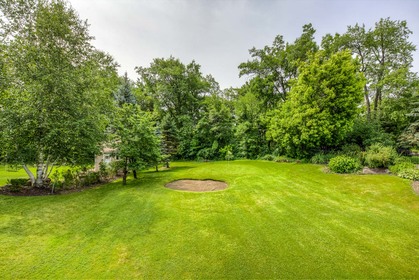 mls-123 at 2 Appelbe Court, Georgetown, Halton Hills