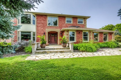 mls-25 at 2 Appelbe Court, Georgetown, Halton Hills