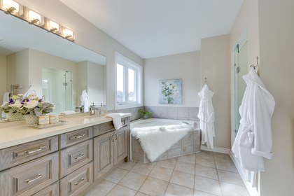 Master Ensuite - 1806 Glenvista Dr, Oakville - Elite3 & Team at  Glenvista Drive, Iroquois Ridge North, Oakville