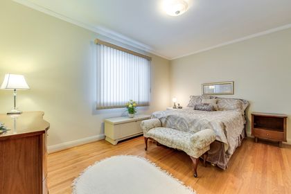 mls-26 at 2 Snowellen Avenue, Markland Wood, Toronto