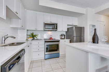 mls-13 at 249 - 19 Applewood Lane, Etobicoke West Mall, Toronto